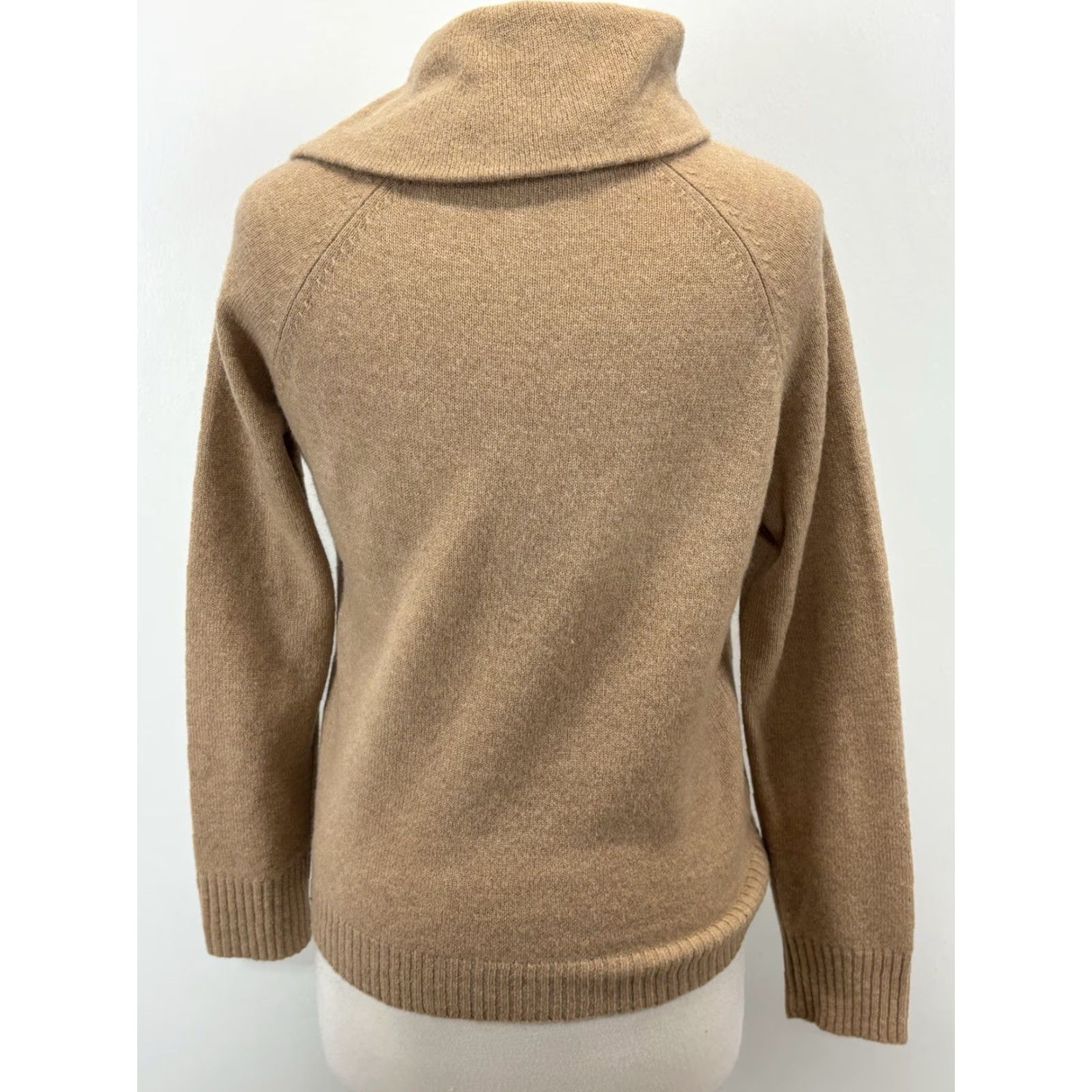 Ralph Lauren VINTAGE Lauren Ralph Lauren Lambswool Sweater Women Large Camel Buckles Old Money Preppy Size L / US 10 / IT 46 - 3 Thumbnail