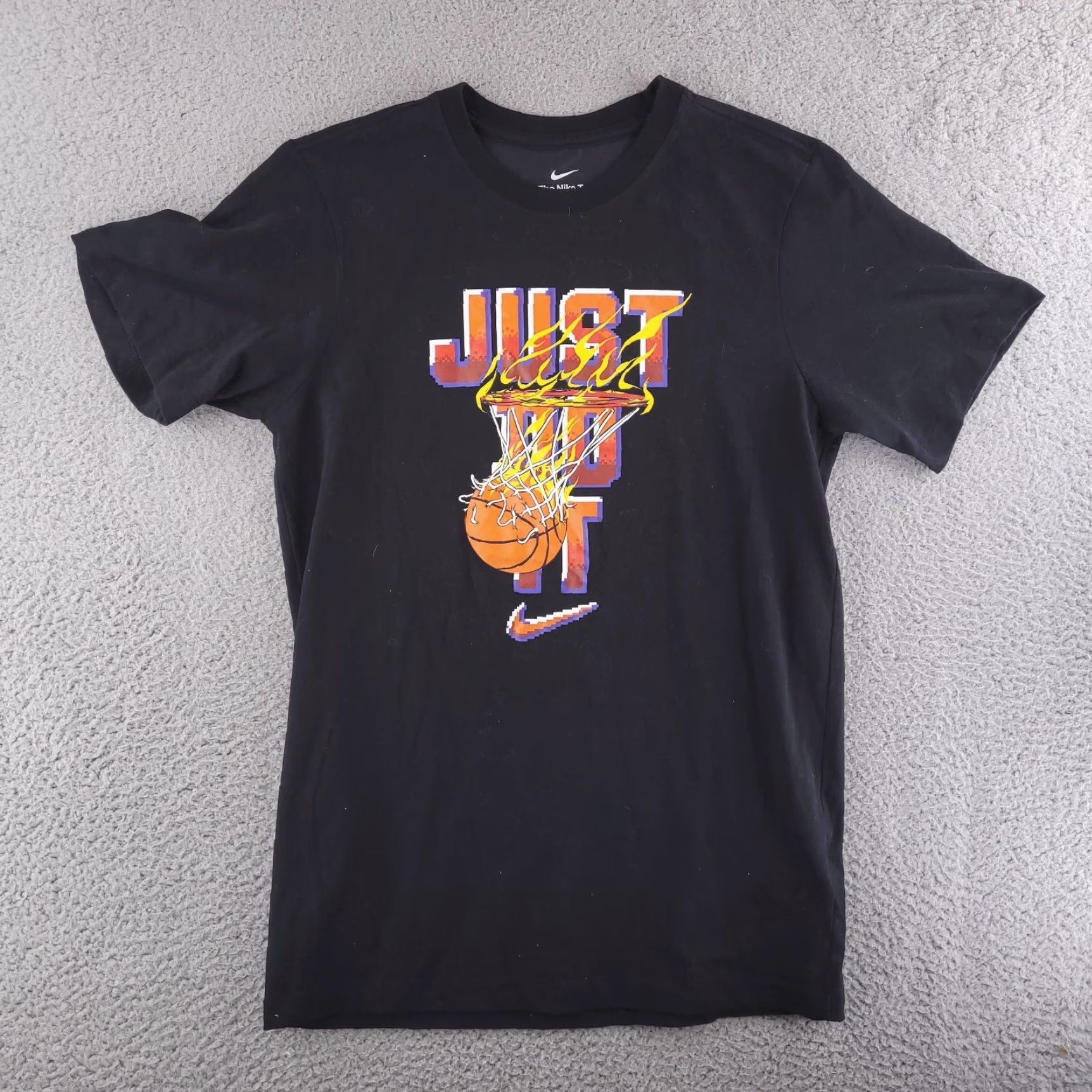 Nike Nike Shirt Mens Small Black Nike Tee Short Sleeve Fire Video Game Graphic Size US S / EU 44-46 / 1 - 2 Thumbnail