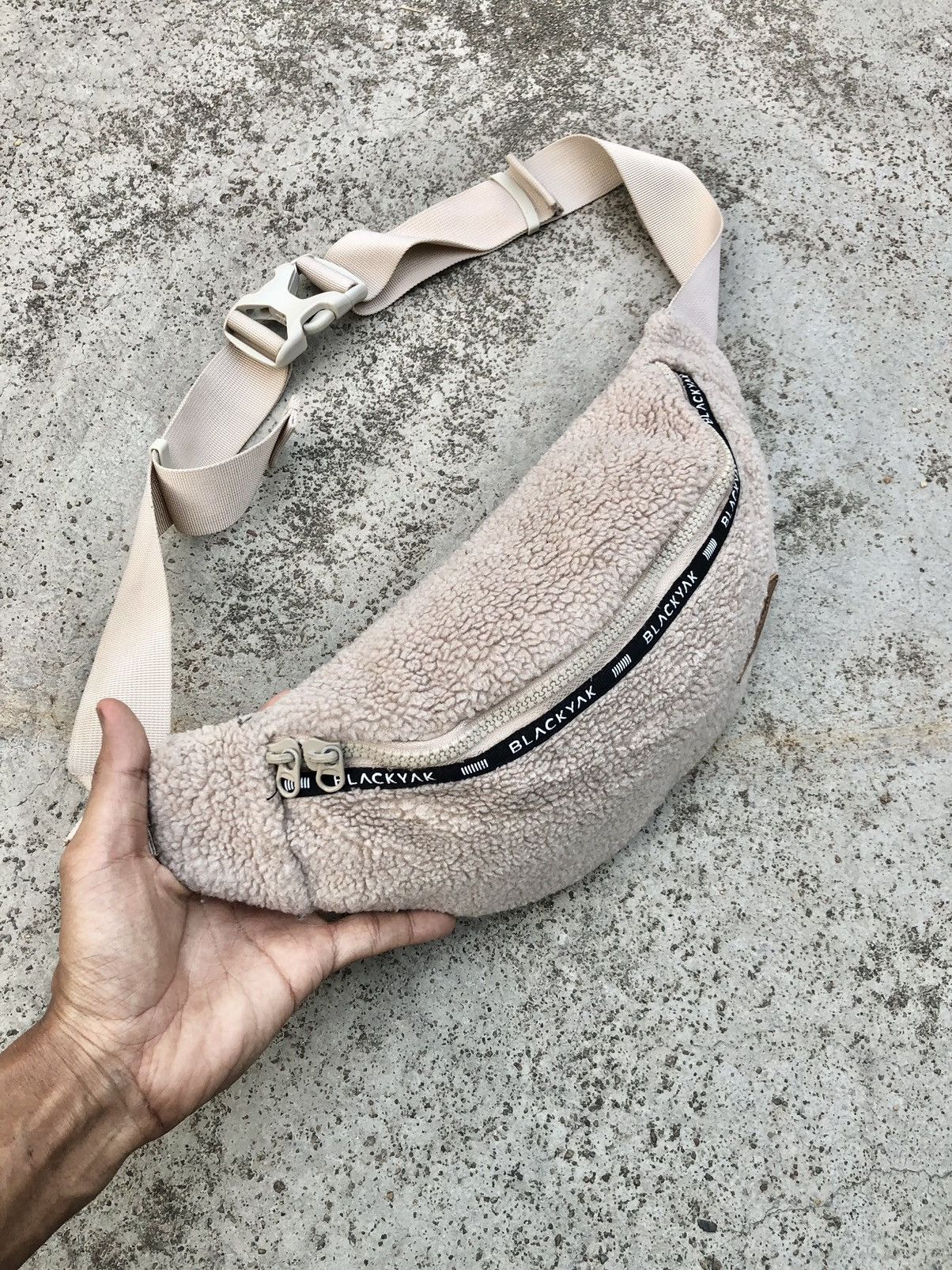 BLACKYAK BLACK YAK FLEECE FANNY PACK Size ONE SIZE - 2 Thumbnail