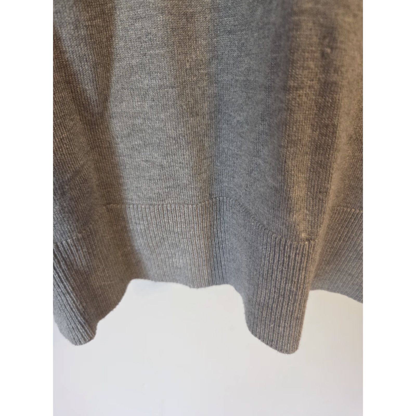 Calvin Klein Calvin Klein Collection Shirt Womens Small Gray Raglan Turtleneck Top Size S Casual Easy Care Stretch Rayon Nylon Modern Basic Award: N/A Size S / US 4 / IT 40 - 5 Thumbnail