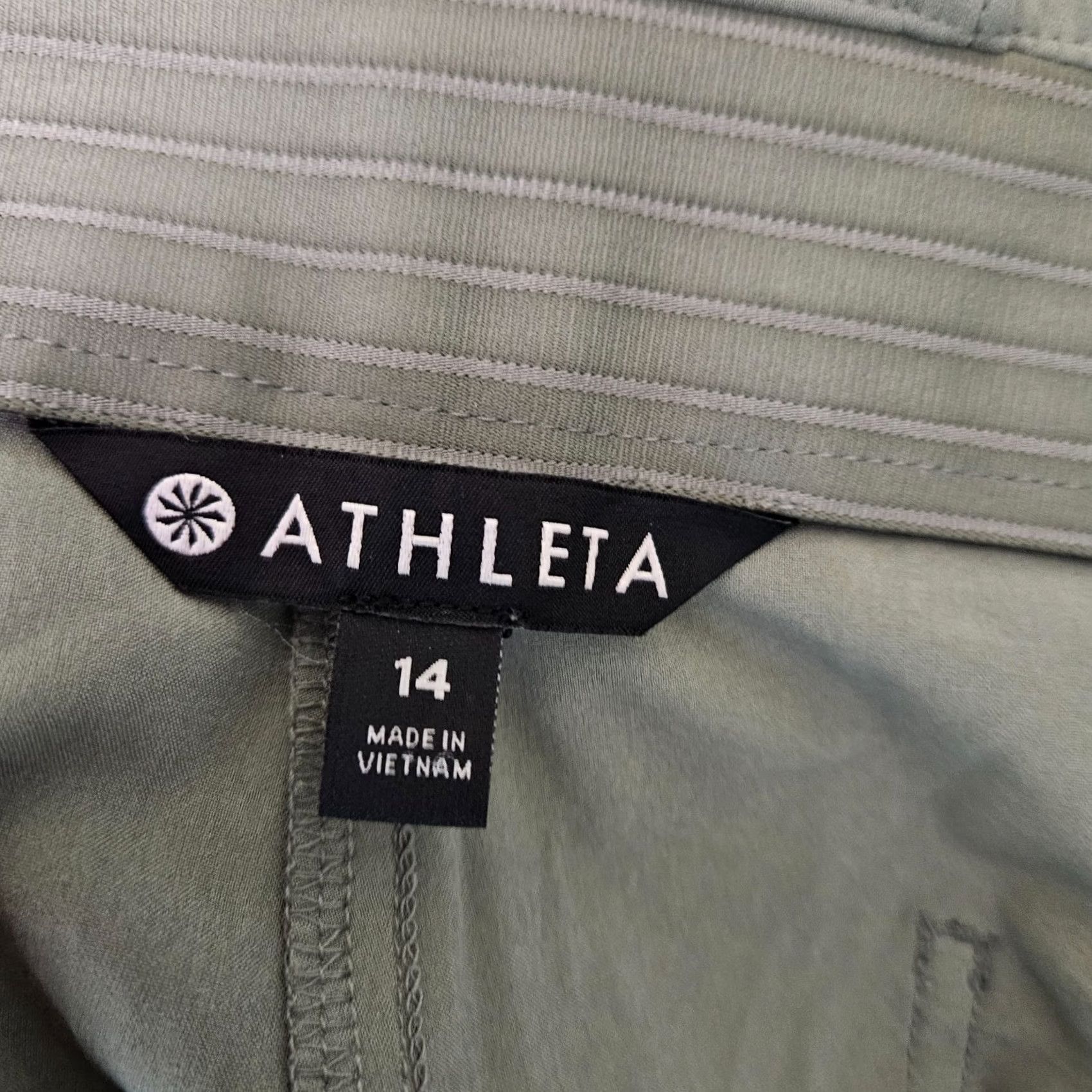 Athleta Athleta Tribeca Utility Crop Pant Olive Green Women’s Size 14 Cropped Activewear Leggings Skinny Gir ls Womens Mens? Size 36" / US 14 / IT 50 - 7 Thumbnail
