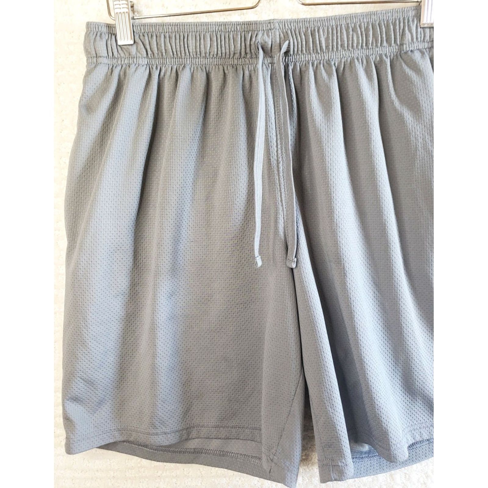 Athletic Works Athletic Works Mens L Gray Training Shorts Polyester Elastic Drawstring Athletic Size US 33 - 3 Thumbnail