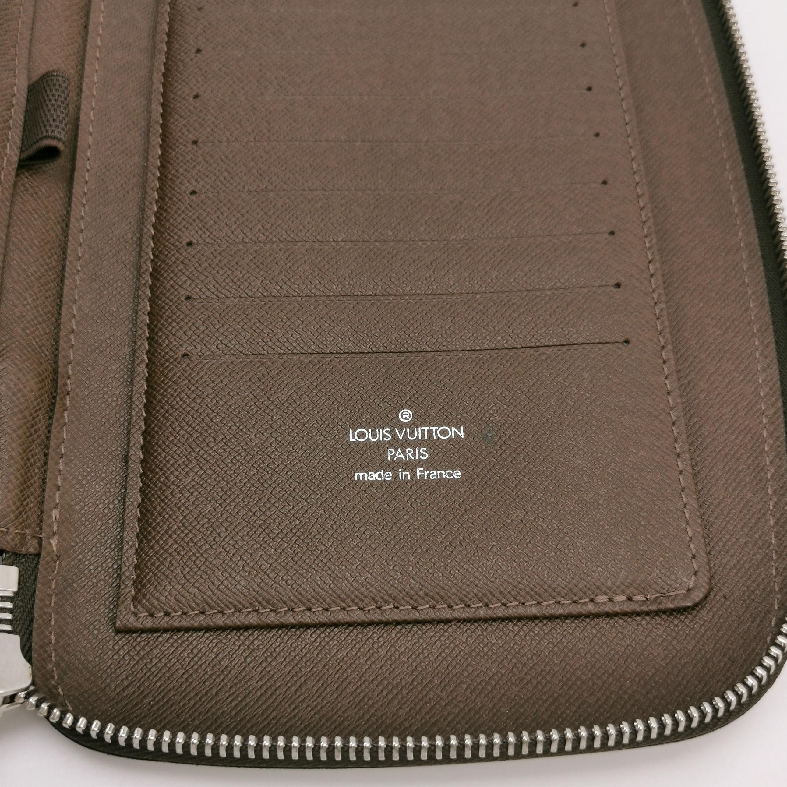 Louis Vuitton Louis Vuitton (LV) Taiga Atoll leather solid color zipper c Size ONE SIZE - 5 Thumbnail