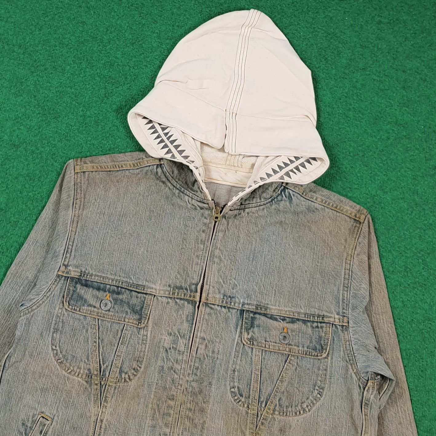 Vintage Vintage Roc Star Light Wash Denim Hoodie Jacket C308N9 Size US L / EU 52-54 / 3 - 2 Thumbnail