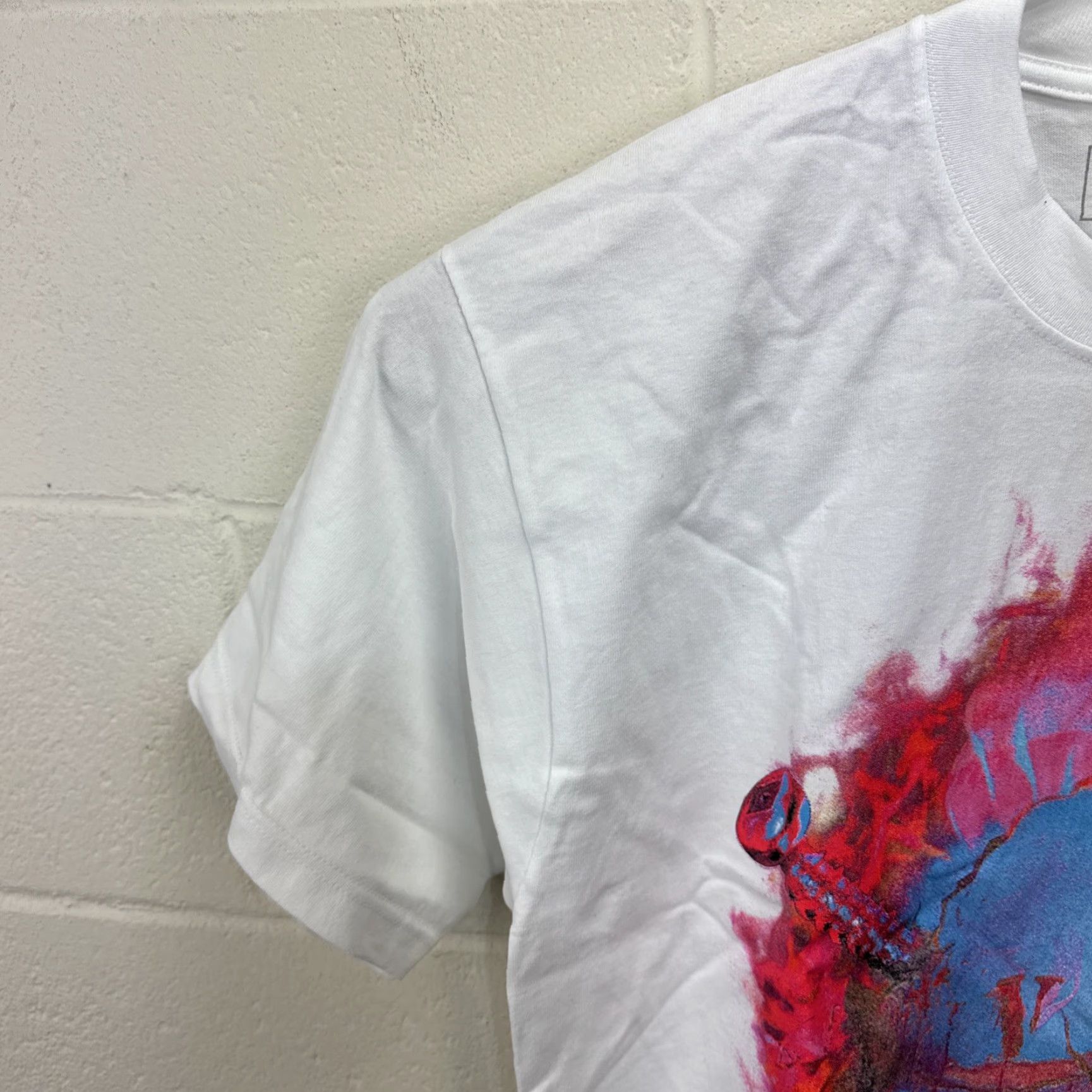 VLONE T-Shirt WHITE Blue Red Flame Skull Limited Edition L Unisex Adults Crew Neck Short Sleeve Graphic Print Cotton Regular Fit Vintage? No.