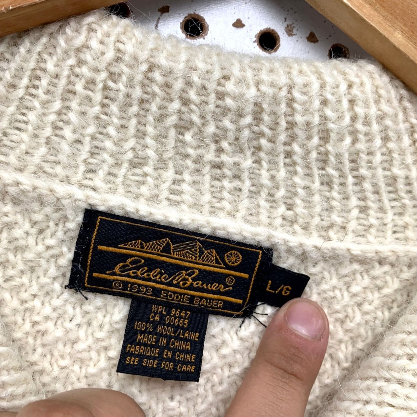 Eddie Bauer VINTAGE Eddie Bauer Wool Button Cardigan Womens L Beige Floral Knit Heavyweight Size L / US 10 / IT 46 - 3 Thumbnail