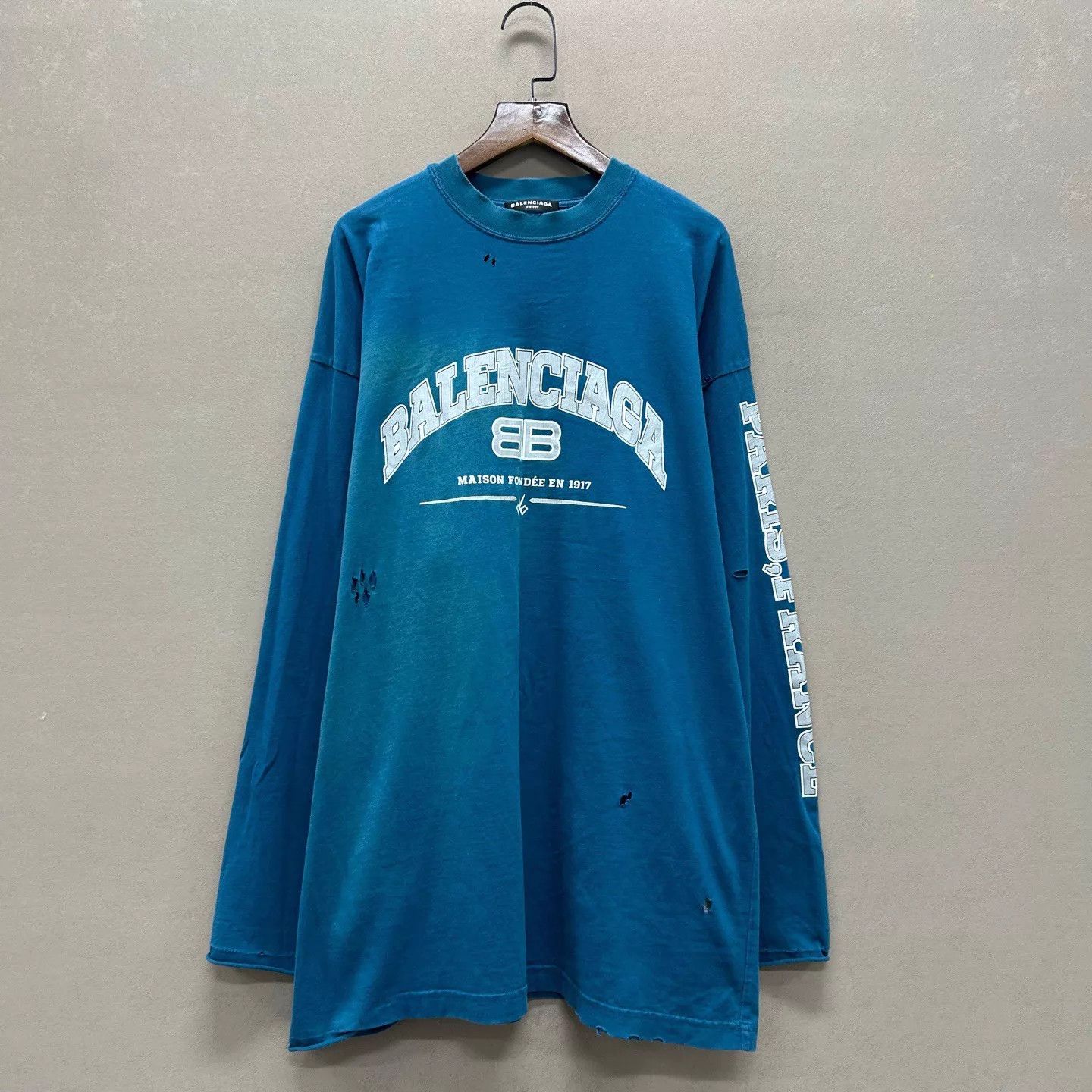 Balenciaga Balenciaga Distressed Letter Print Longsleeve Tee L 99 New Size US L / EU 52-54 / 3 - 1 Thumbnail