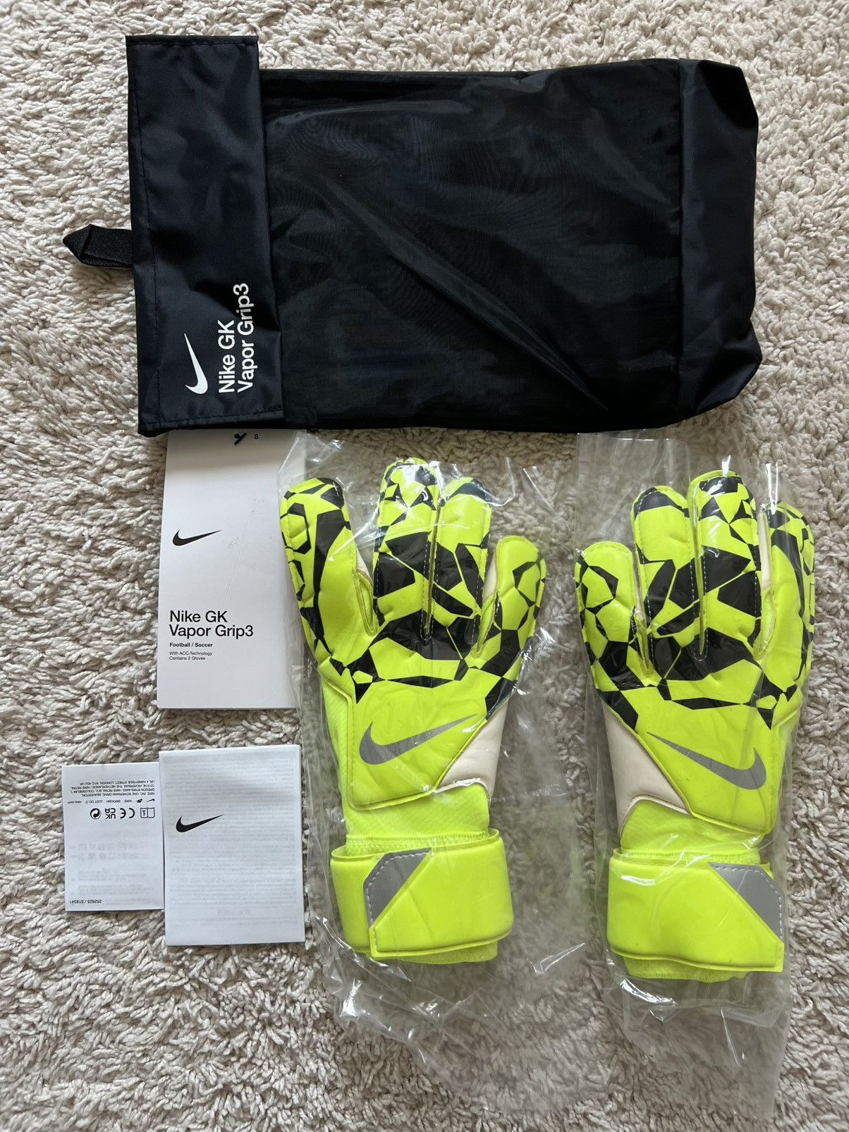 Nike Nike Vapor Grip3 Goalkeeper Gloves Volt Black Soccer Goalie Size ONE SIZE - 1 Thumbnail