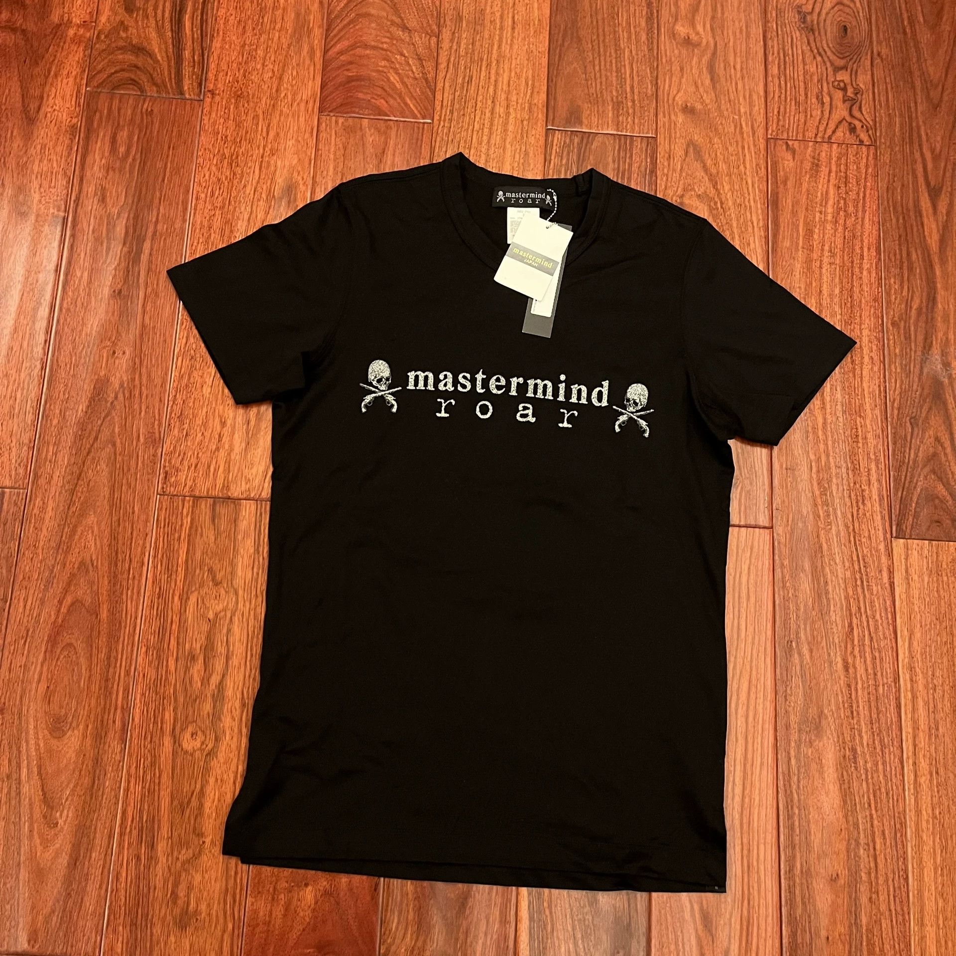 Mastermind Japan Mastermind Japan x Roar Graphic Tee Size US S / EU 44-46 / 1 - 1 Thumbnail