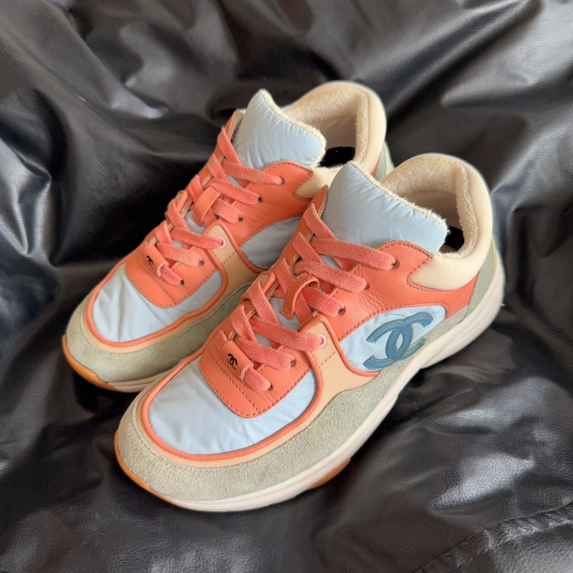 Chanel Chanel Suede Pink Lowtop Sneakers 36 Women Size US 6 / IT 36 - 1 Thumbnail