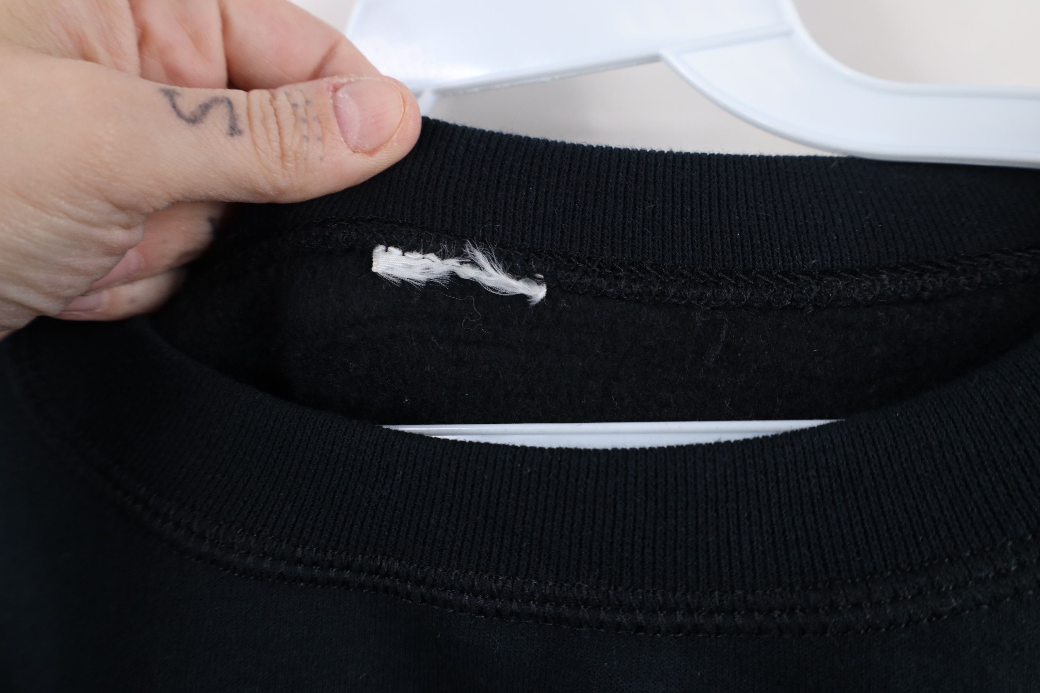 Vintage Vintage 90s Streetwear Faded Blank Crewneck Sweatshirt Black Size US L / EU 52-54 / 3 - 8 Thumbnail