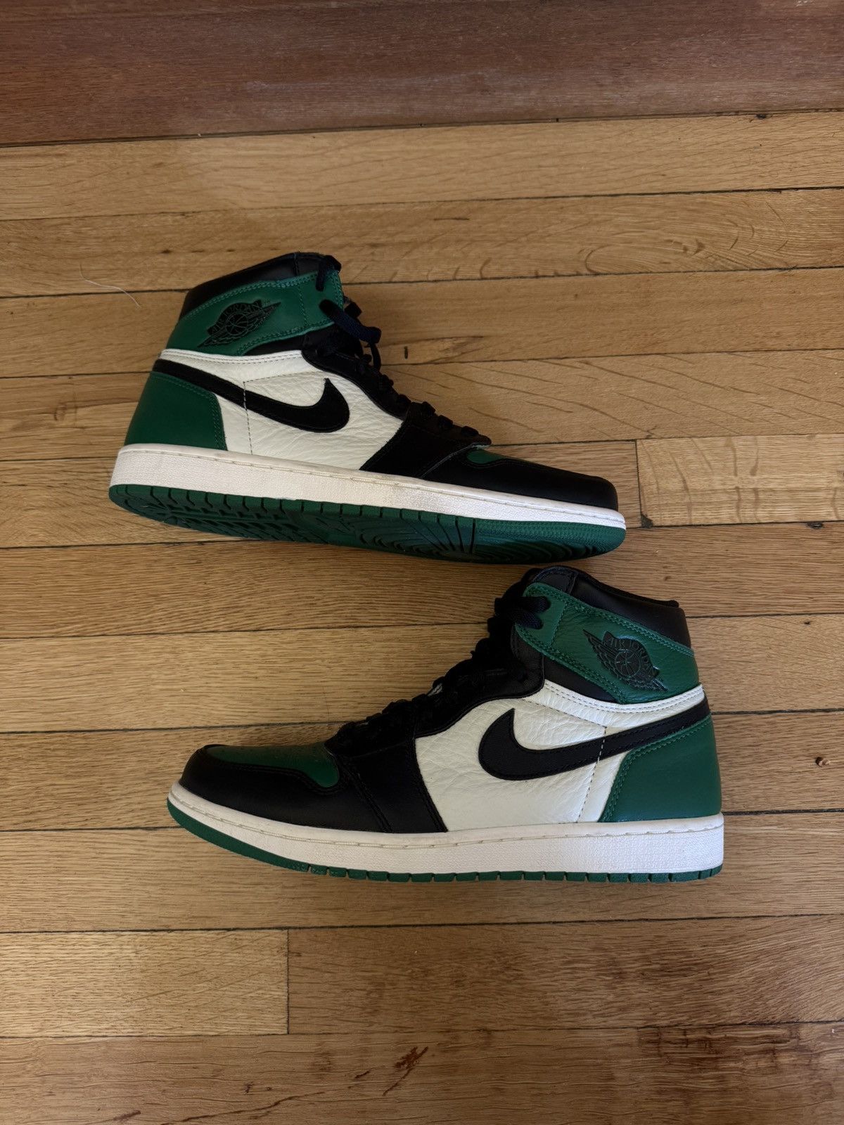 Nike Jordan 1 Pine Green OG Size US 10 / EU 43 - 4 Thumbnail