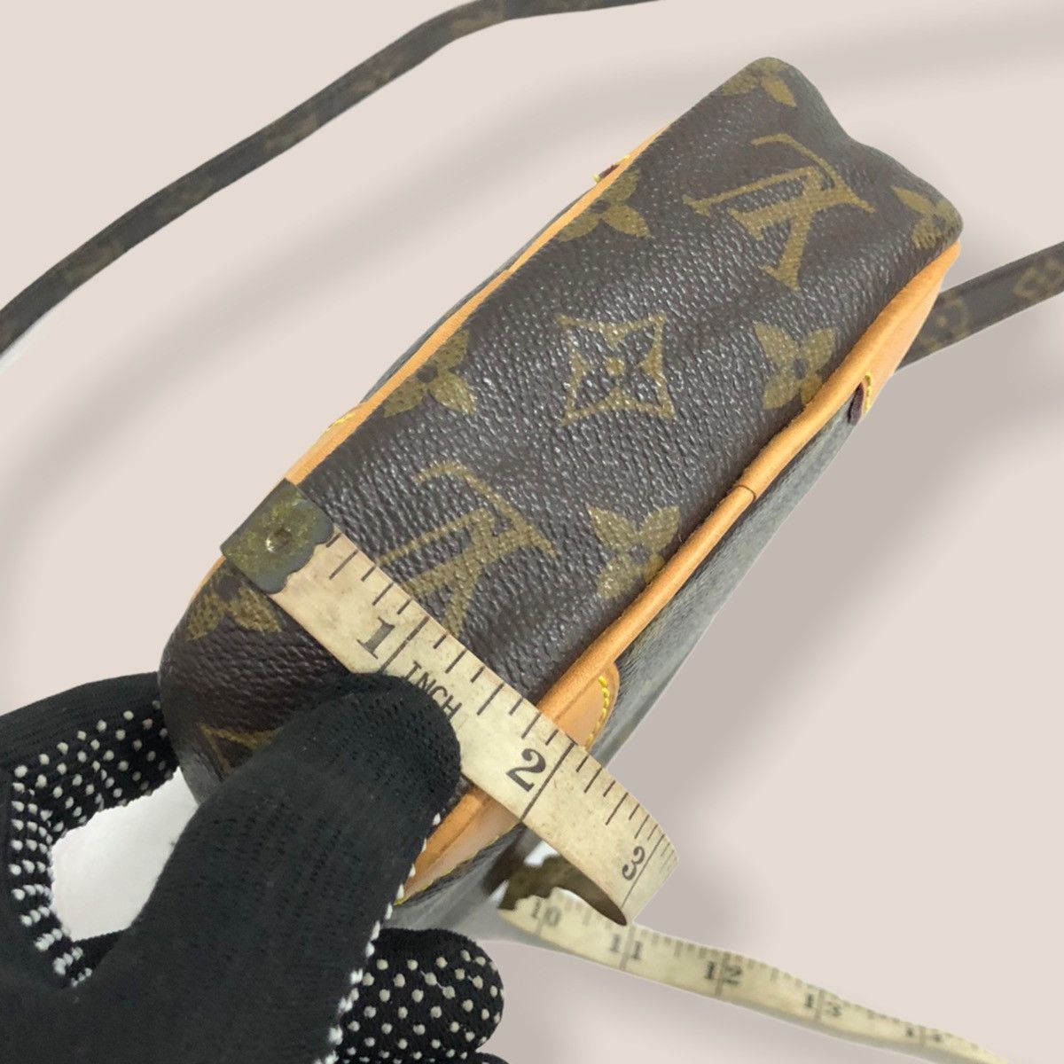 Louis Vuitton ‼️YES‼️ LOUIS VUITTON MONOGRAM DANUBE CROSSBODY SLING BAG Size ONE SIZE - 16 Thumbnail