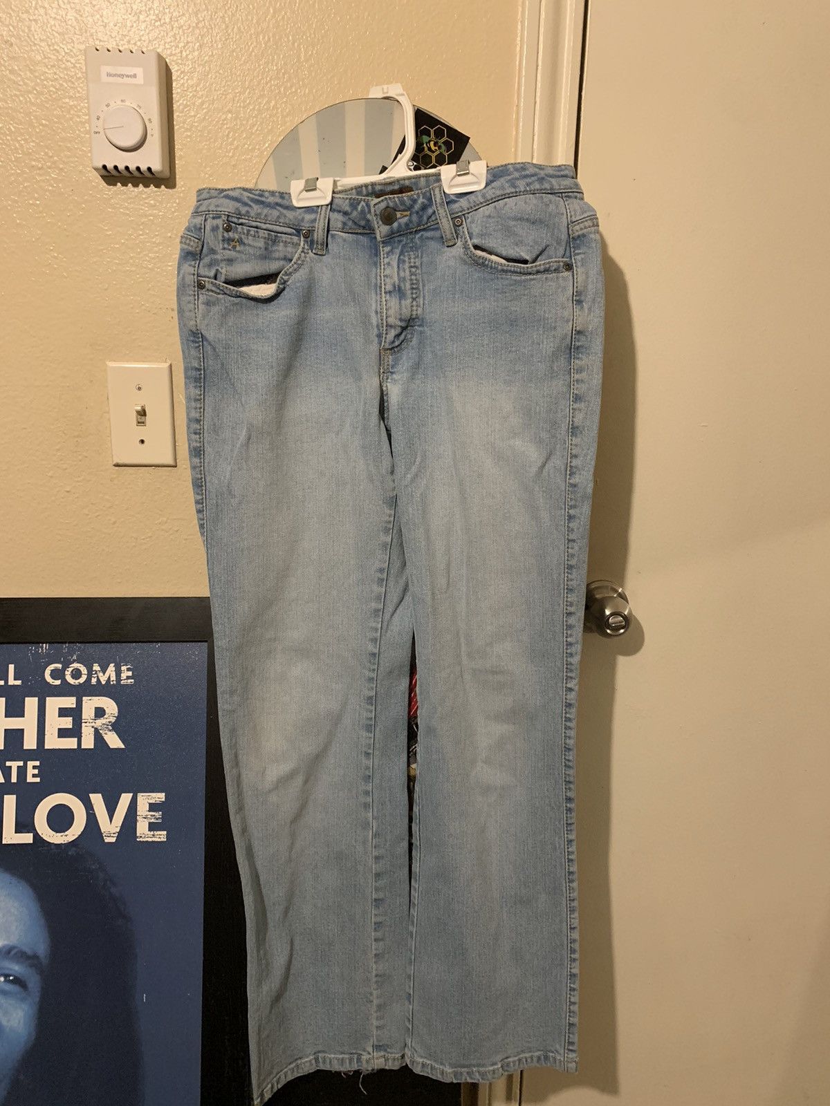 Wrangler Women’s Short Rise lAura Jeans from The Women at Wrangler Size 28" / US 6 / IT 42 - 1 Thumbnail
