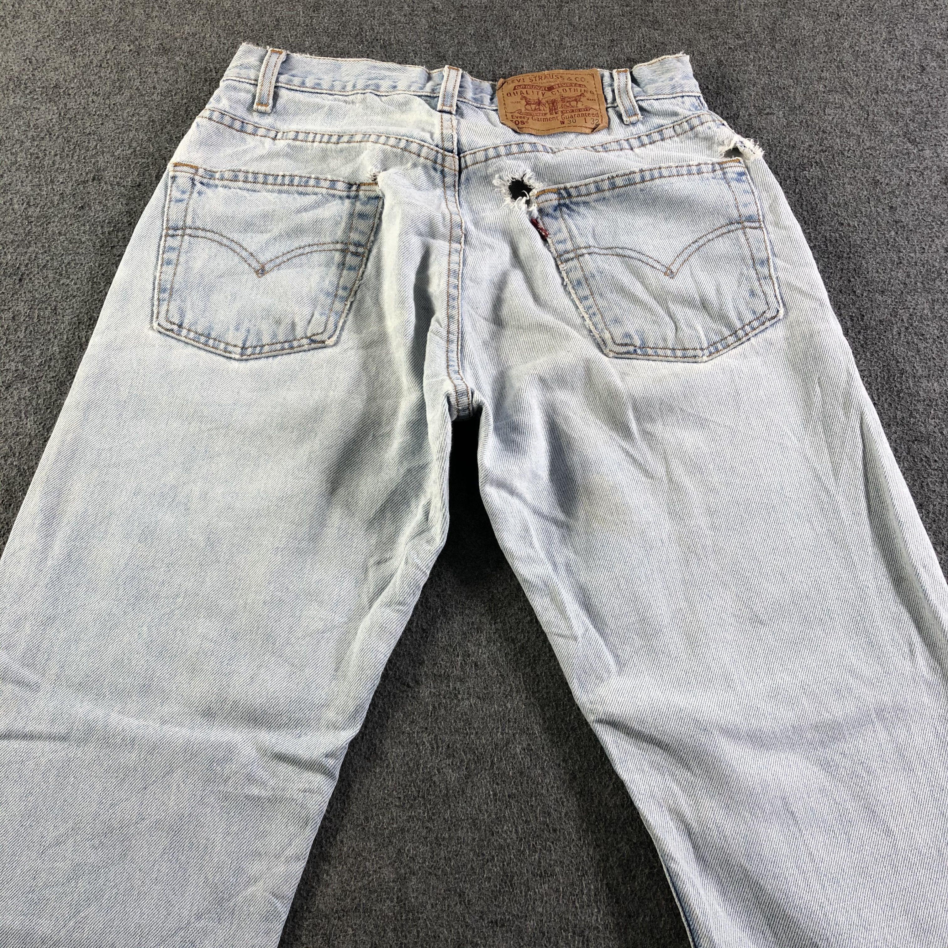 Levi's Vintage 90s Light Wash Levis 505 Jeans-J4485 Size US 28 / EU 44 - 4 Thumbnail