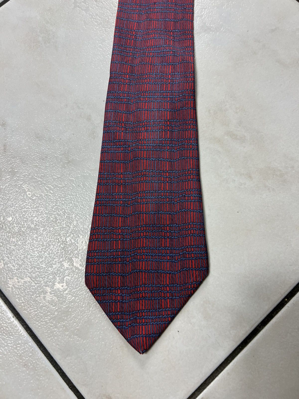 Vintage Hermes Paris silk tie luxury 7820 MA patterned red