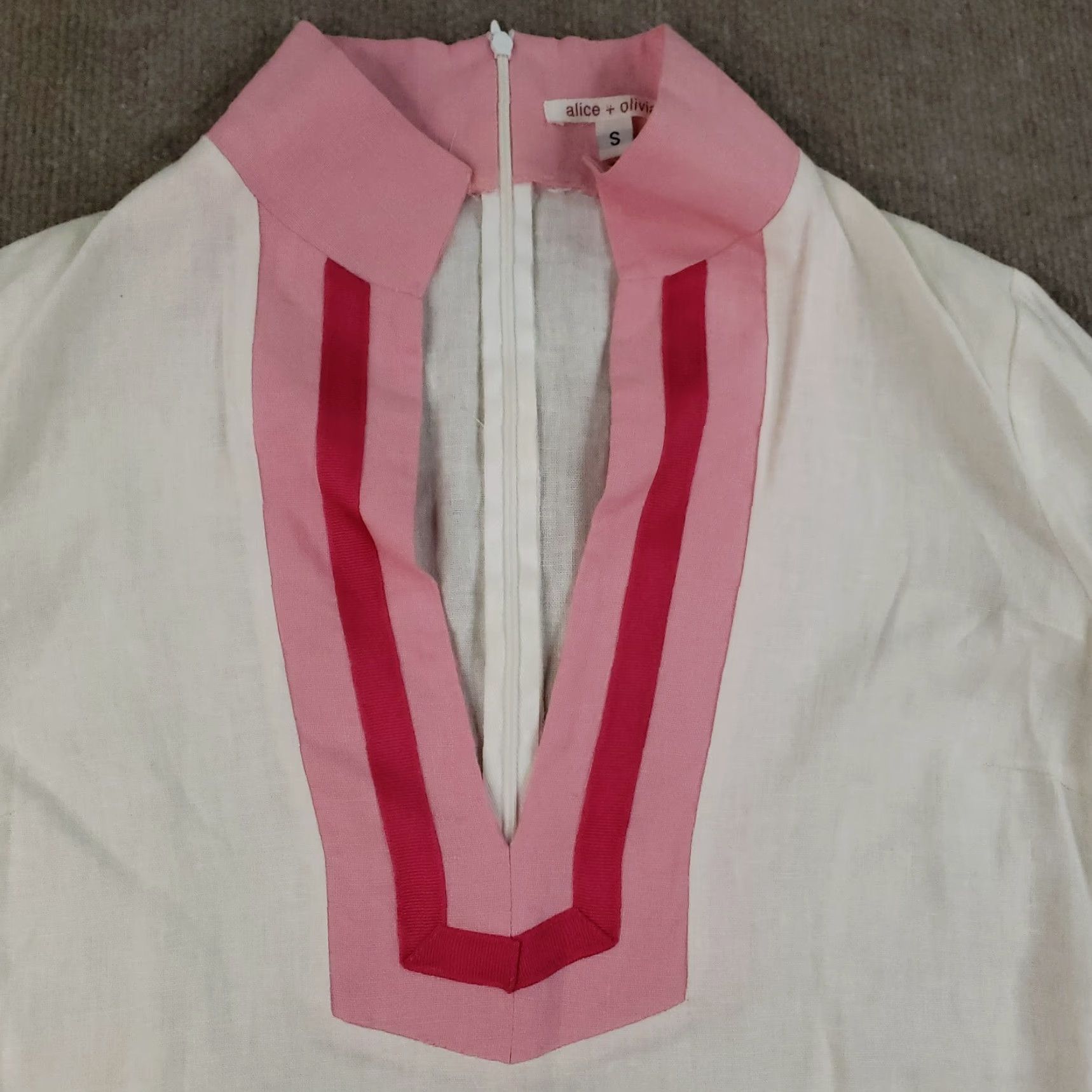 Alice + Olivia Alice + Olivia Shirt Womens Small White Pink V-Neck Linen Pullover Long Sleeve Size S / US 4 / IT 40 - 6 Thumbnail