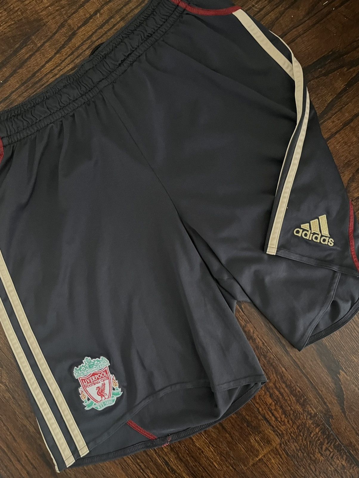 Adidas Liverpool Away Shorts 09/10 Size US 34 / EU 50 - 1 Thumbnail