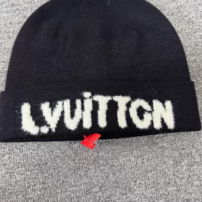 Louis Vuitton Louis Vuitton Letter logo wool cold hat Size ONE SIZE - 3 Thumbnail
