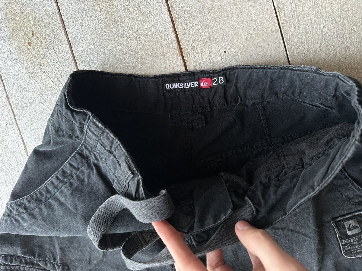 Quiksilver 🚨VNTG Quiksilver CARGO Shorts Big Logo Y2K Style 90s Surfing Size US 28 / EU 44 - 8 Thumbnail