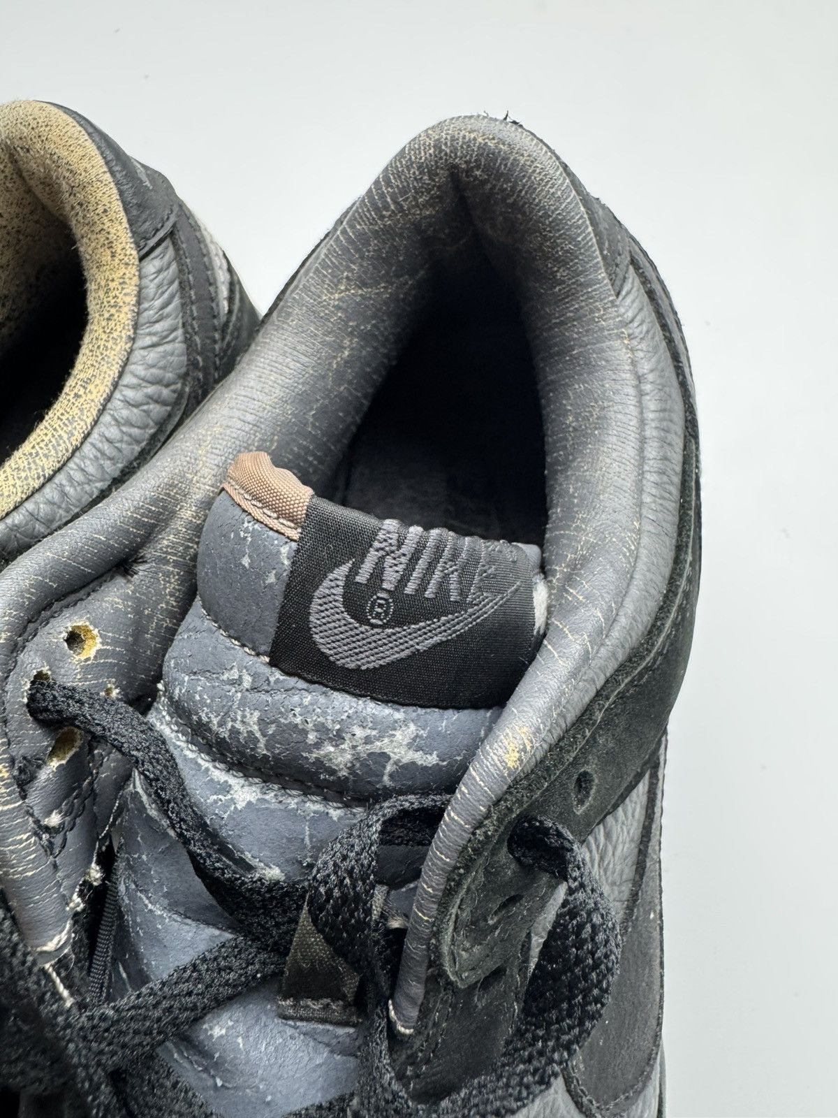 Nike 2003 Nike Dunk Low Pro Black Graphite Gum Size US 9 / EU 42 - 7 Thumbnail
