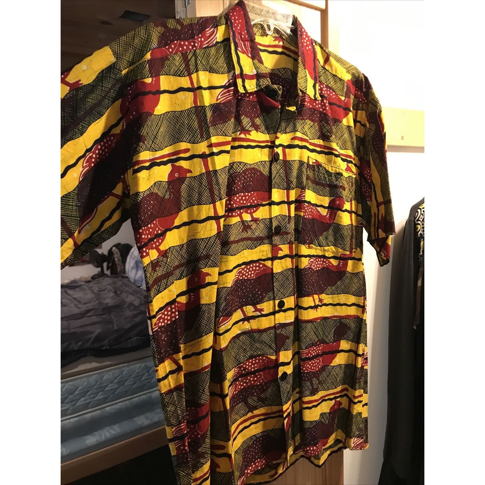 Other Vintage Mens L Yellow Striped Red Bird Print button Up Shirt Size US L / EU 52-54 / 3 - 4 Thumbnail