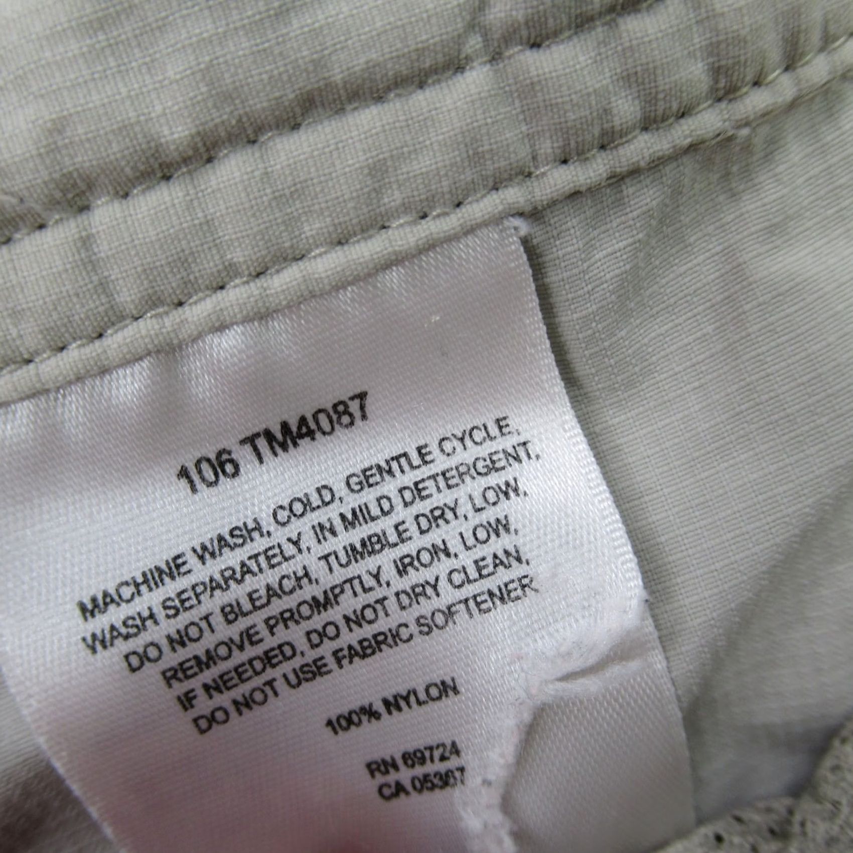 Vintage Columbia Cargo Shorts Mens Large Ivory Lightweight Outdoors Button Pocket Size US 33 - 4 Thumbnail