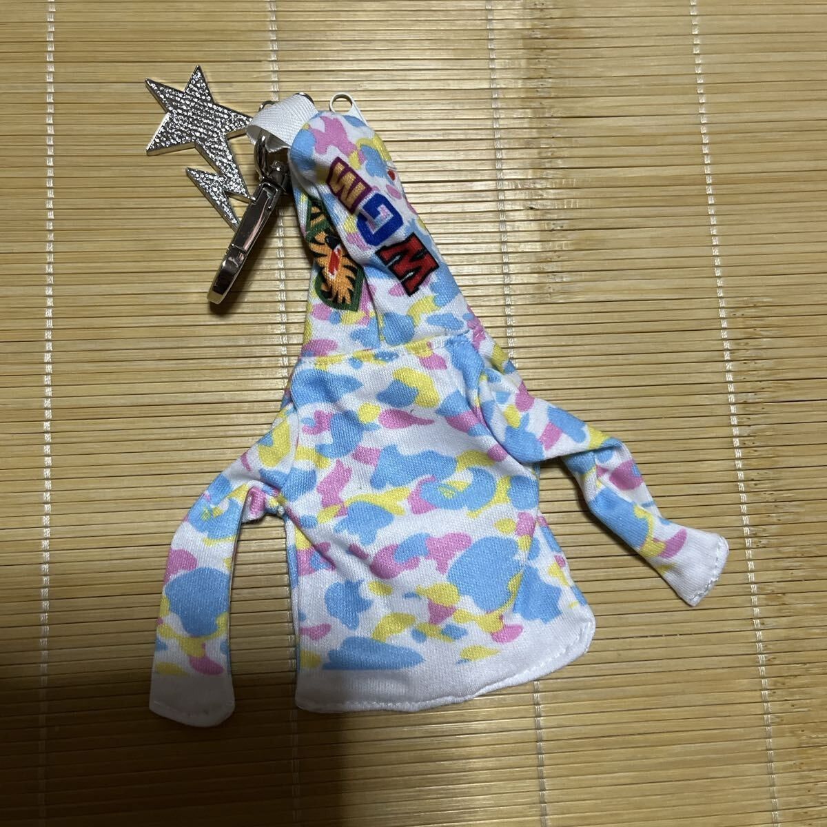 Bape A BATHING APE SHARK FULL ZIP HOODIE KEYCHAIN Size ONE SIZE - 3 Thumbnail