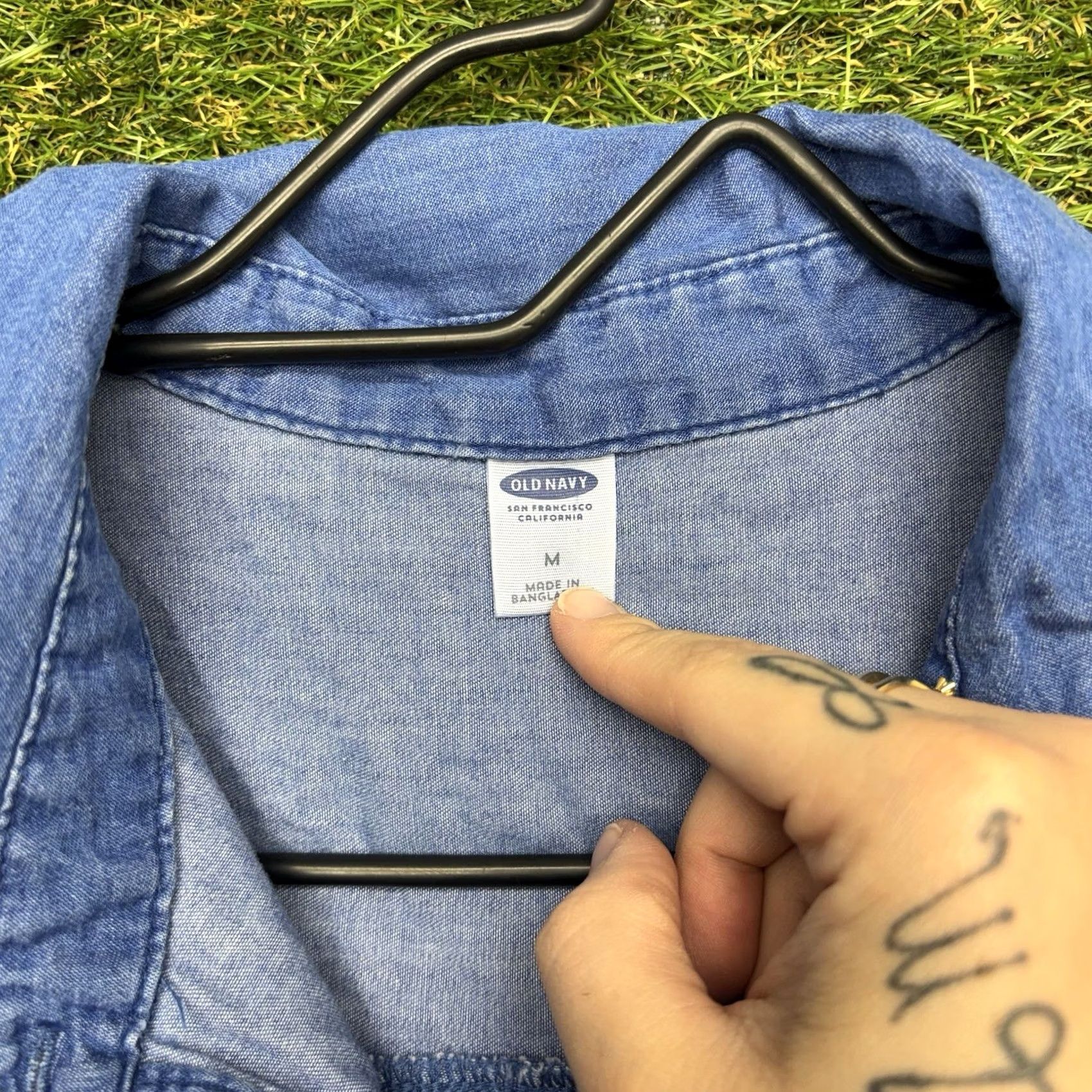 Old Navy Old Navy Dress Shirt Dress Women M Blue Denim Roll Tab Sleeve Button Front Casual Bohemian 90s? (adjusted) Size M / US 6-8 / IT 42-44 - 5 Thumbnail