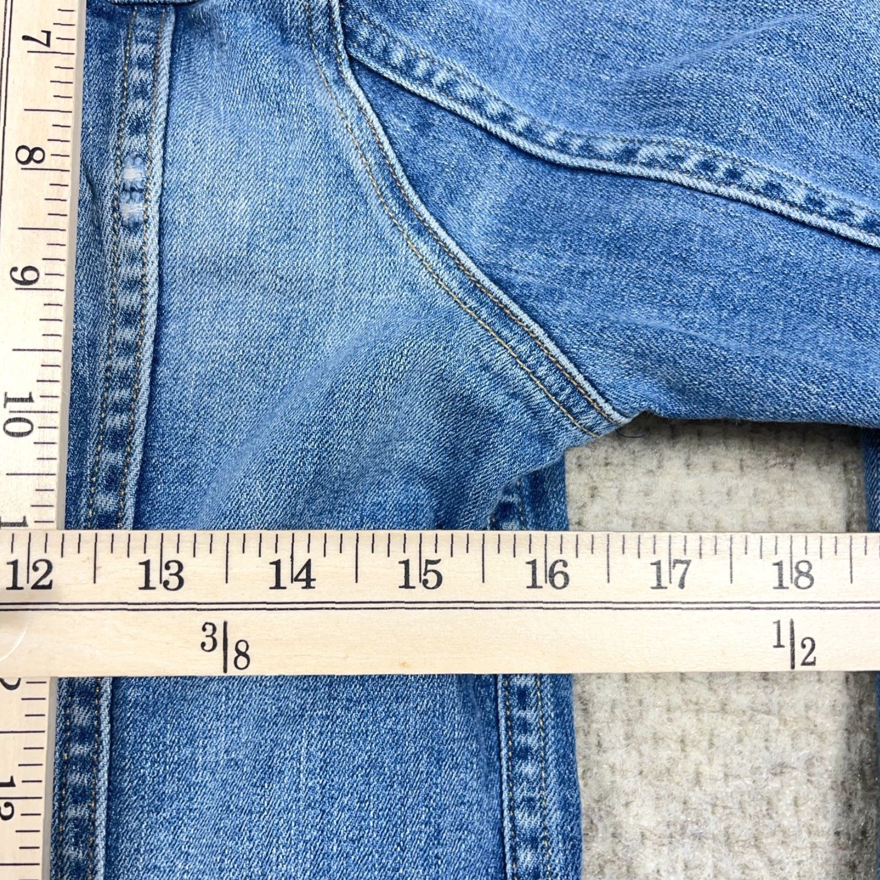 Levi's VINTAGE Levi's denim jacket Womens Medium Blue Jean Med Wash Trucker Retro Faded Ladies B1 Size 32" / US 10 / IT 46 - 7 Thumbnail