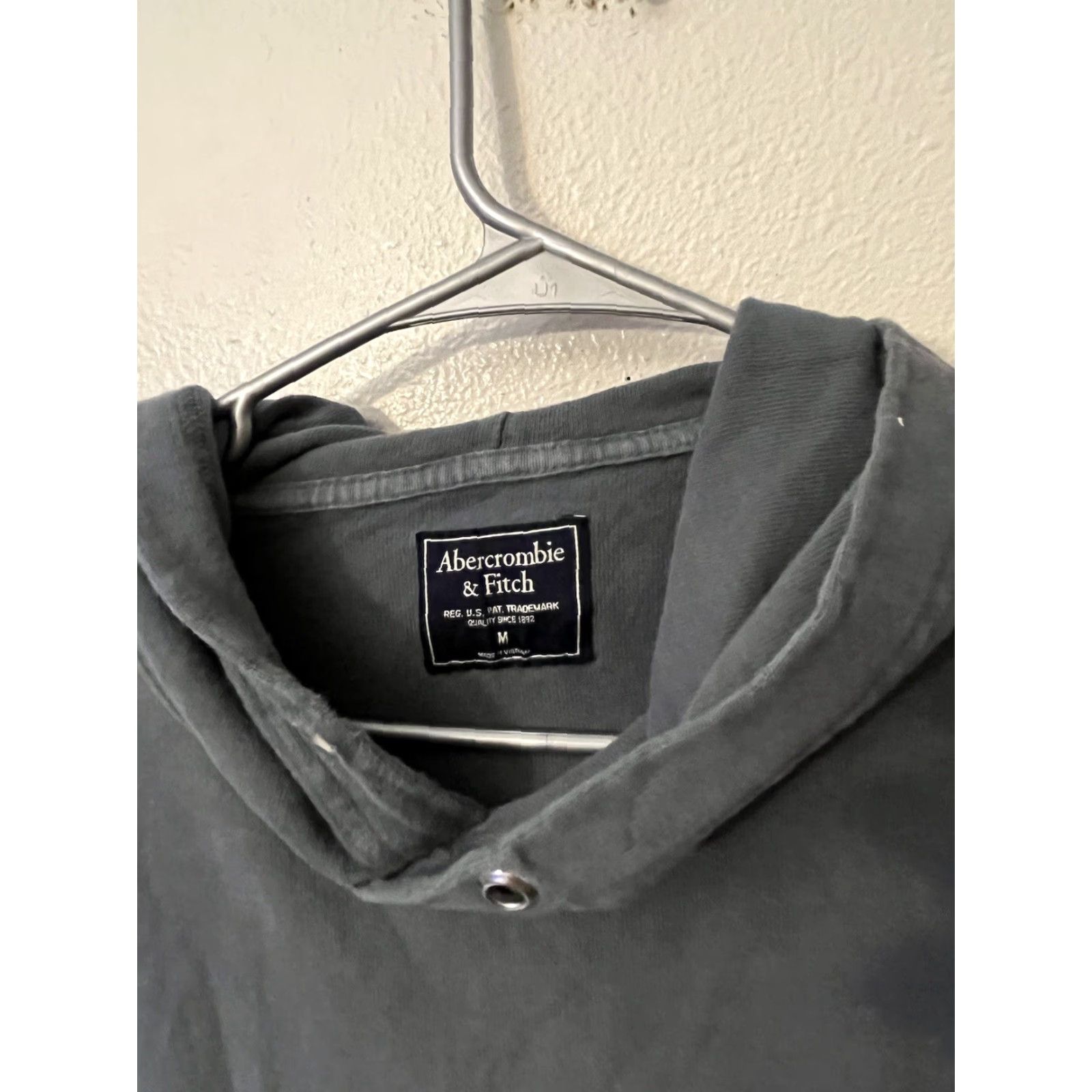 Abercrombie & Fitch Abercrombie & Fitch Hoodie Mens Medium Gray Pullover Knit Stretch Casual Flaw Size US M / EU 48-50 / 2 - 3 Thumbnail