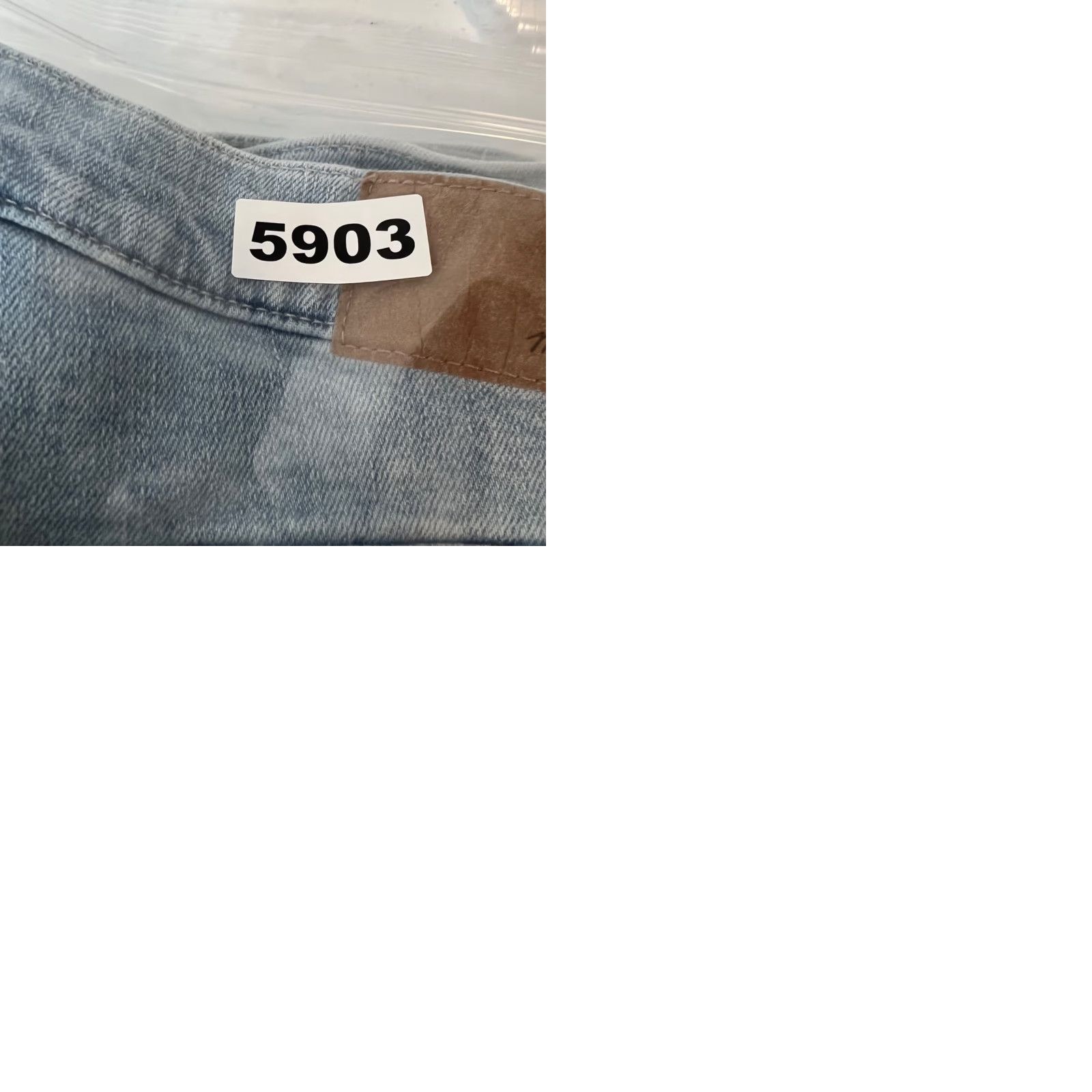 Madewell Madewell Jeans 11" High Rise Flare Light Wash Distressed Hem Womens Size 30 Jeans Size 30" / US 8 / IT 44 - 9 Thumbnail