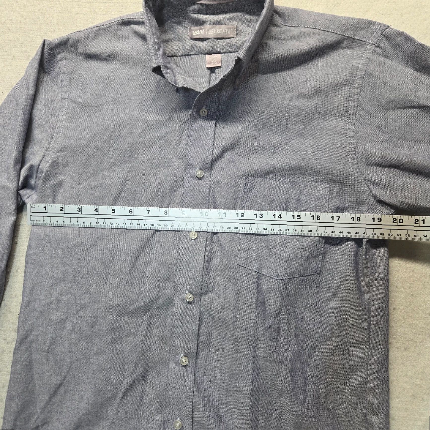 Van Heusen Van Heusen Shirt Gray Solid Button-Up Long Sleeve Men 15.5 All Seasons Casual Formal Workwear Dress Shirts Mens Size US L / EU 52-54 / 3 - 4 Thumbnail