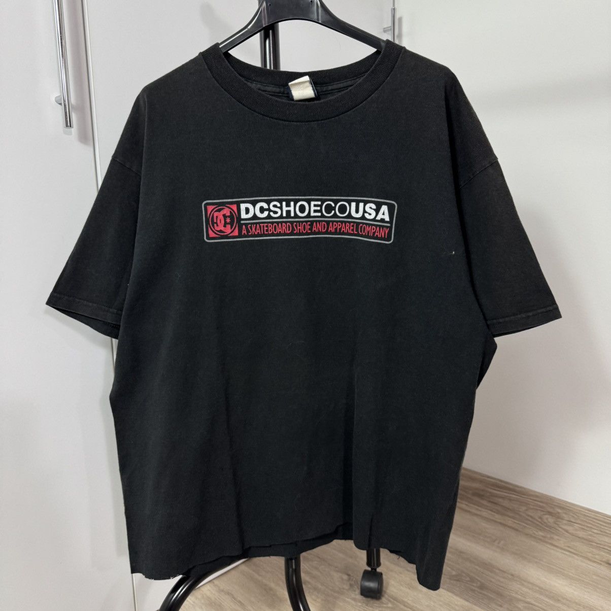 DC × Vintage Vintage DC shoe usa Cropped Washed Faded Tee skateboard y2k Size US L / EU 52-54 / 3 - 2 Thumbnail