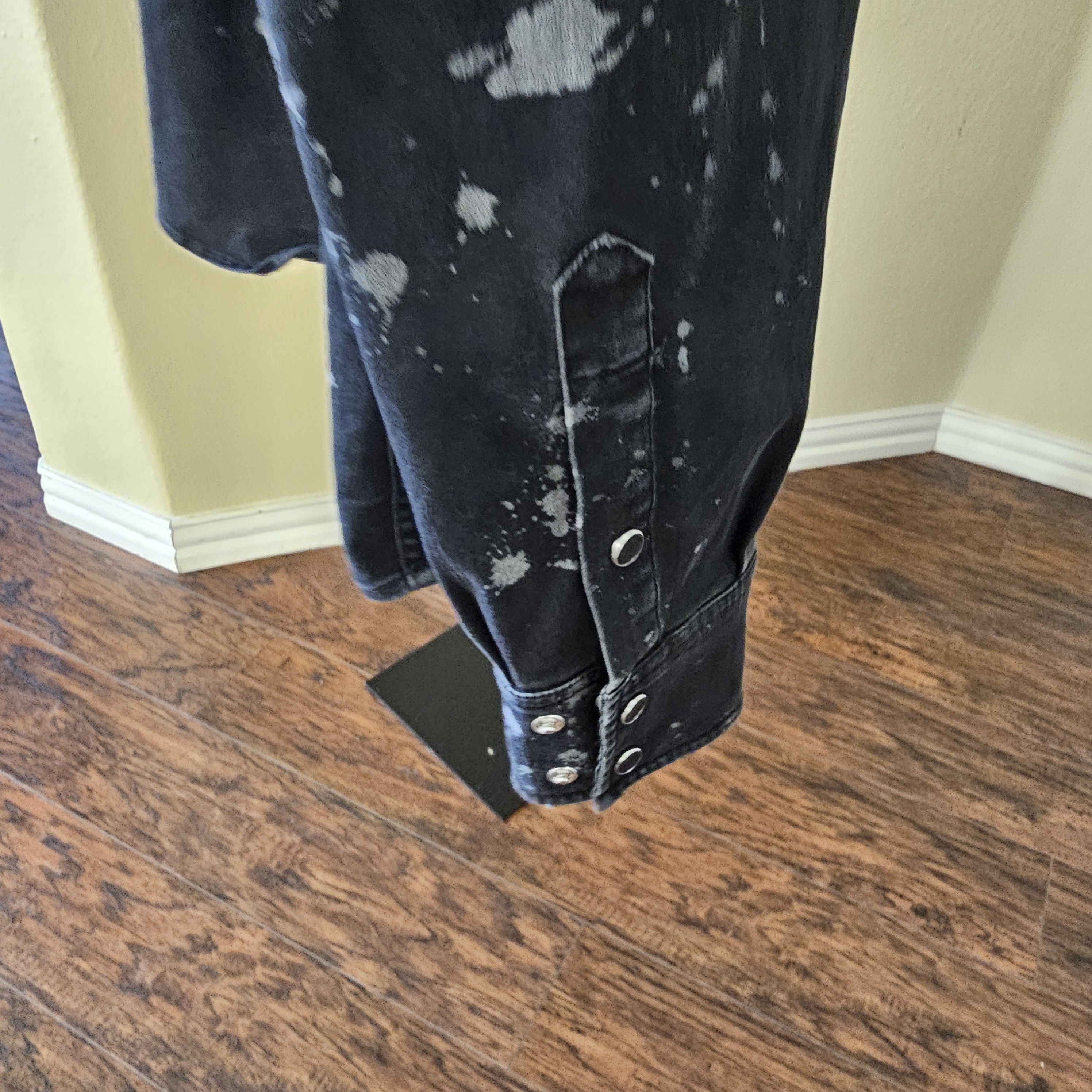 Dolce & Gabbana Dolce & Gabanna Charcoal Distressed Denim Shirt Size 42/L Size US L / EU 52-54 / 3 - 21 Thumbnail
