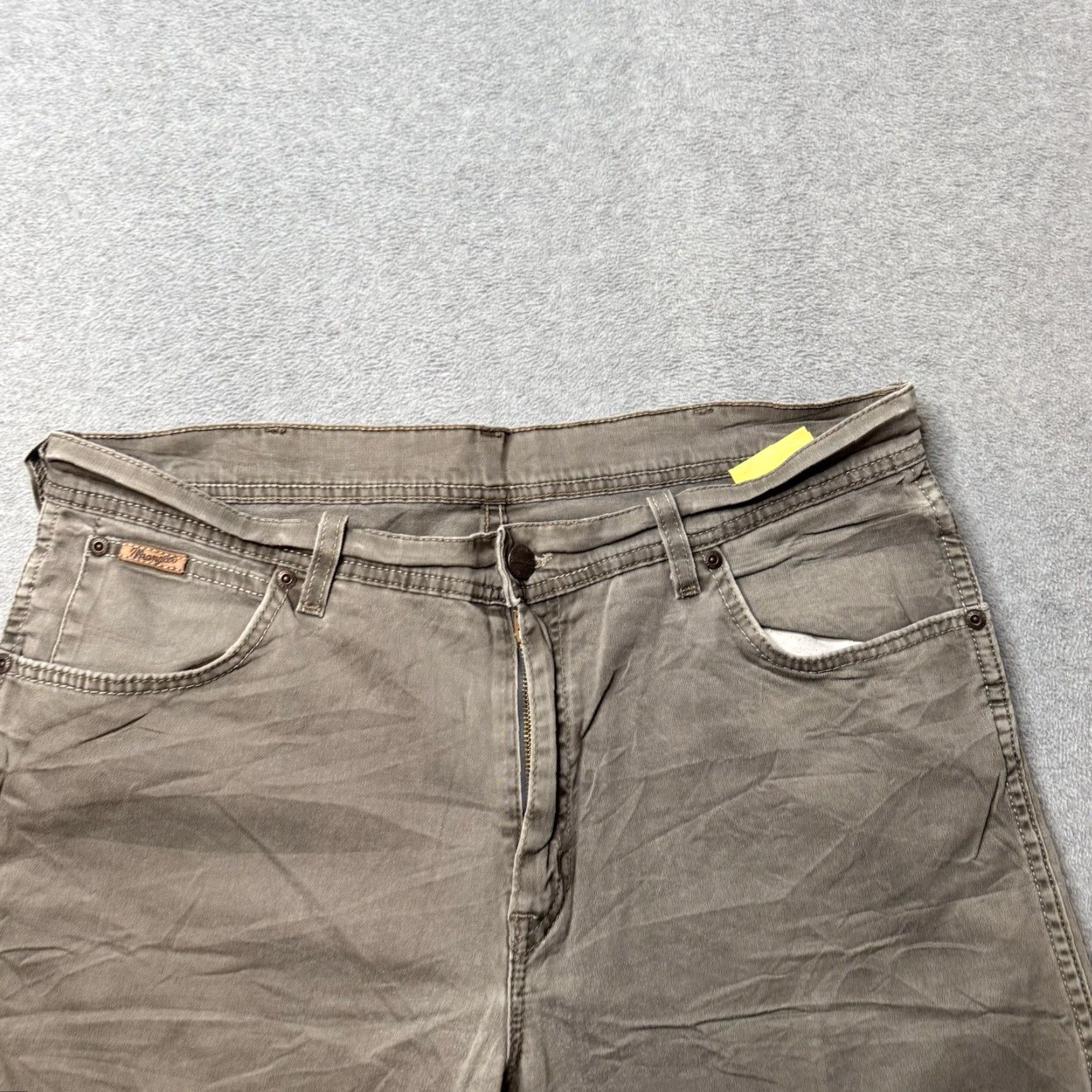 Wrangler Jeans Mens 36x36 Gray Denim Relaxed Straight 5-Pocket Inseam 29 Genuine Wrangler Retro Bootcut Western Shirt?