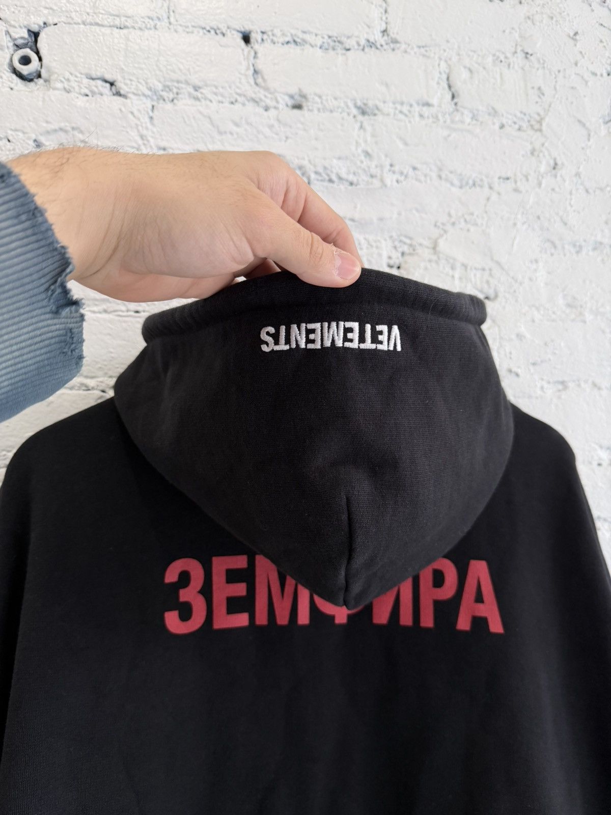 Vetements 2016 VETEMENTS 1/50 ‘ZEMFIRA’ MOSCOW EXCLUSIVE HOODIE Size US XS / EU 42 / 0 - 4 Thumbnail
