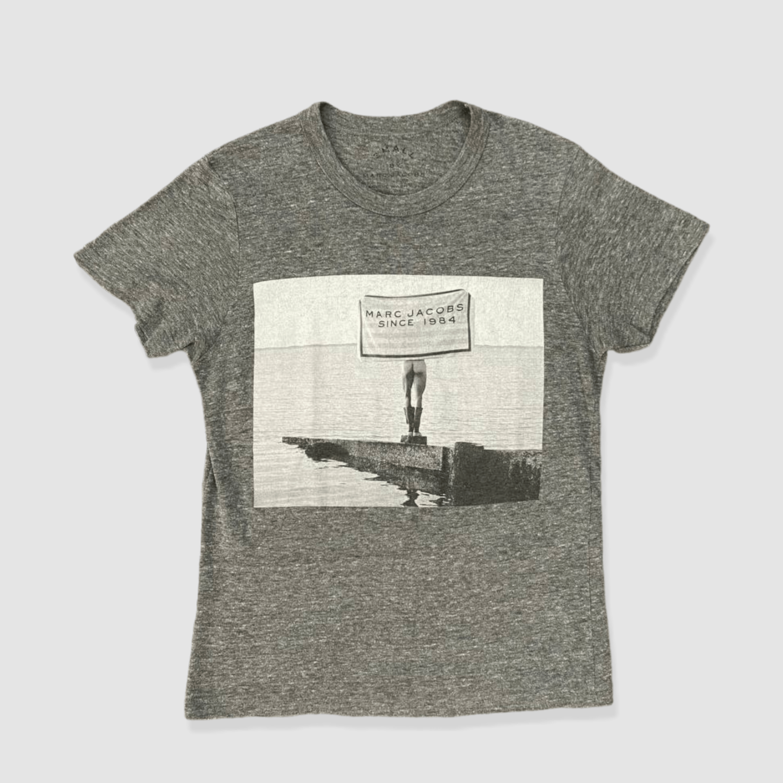 Marc Jacobs Marc Jacobs Gray Rayon Blend Graphic T Shirt Size US S / EU 44-46 / 1 - 2 Thumbnail