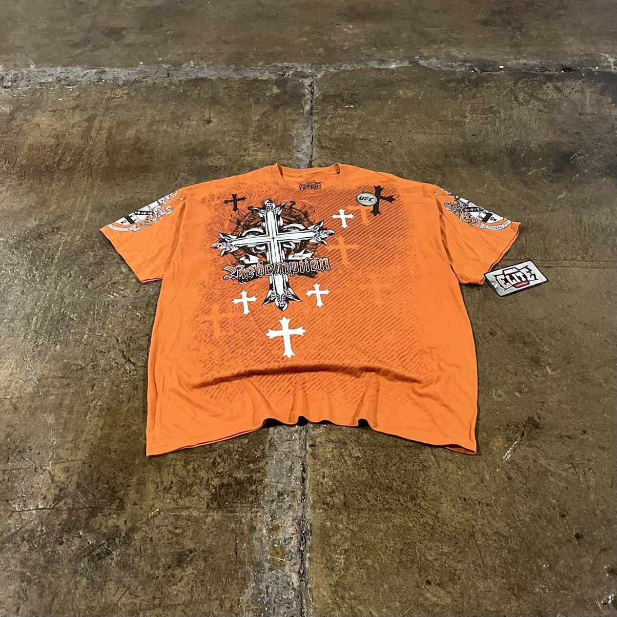 Affliction × Tapout × Vintage Crazy Vintage Y2K MMA Elite Grunge Cybergoth Cross Tee Shirt Size US XXL / EU 58 / 5 - 1 Thumbnail