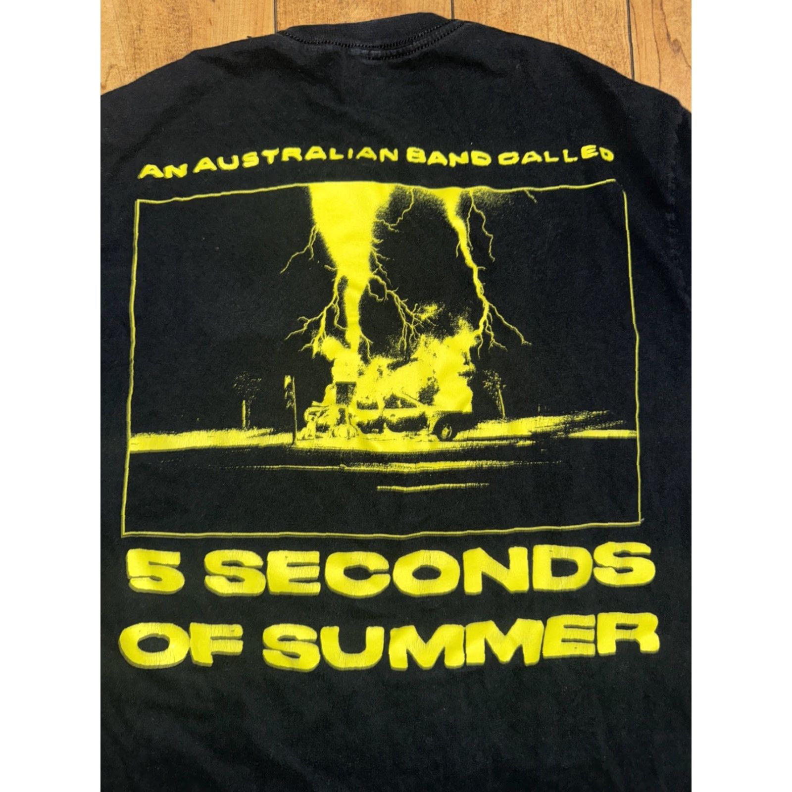 Vintage VINTAGE 5 Seconds of Summer Band Tee T-Shirt Graphic Print Crew Neck Short Sleeve Cotton Mens L Yellow Black Lighting 90s Concert Rock Emo Y2K Size US L / EU 52-54 / 3 - 2 Thumbnail