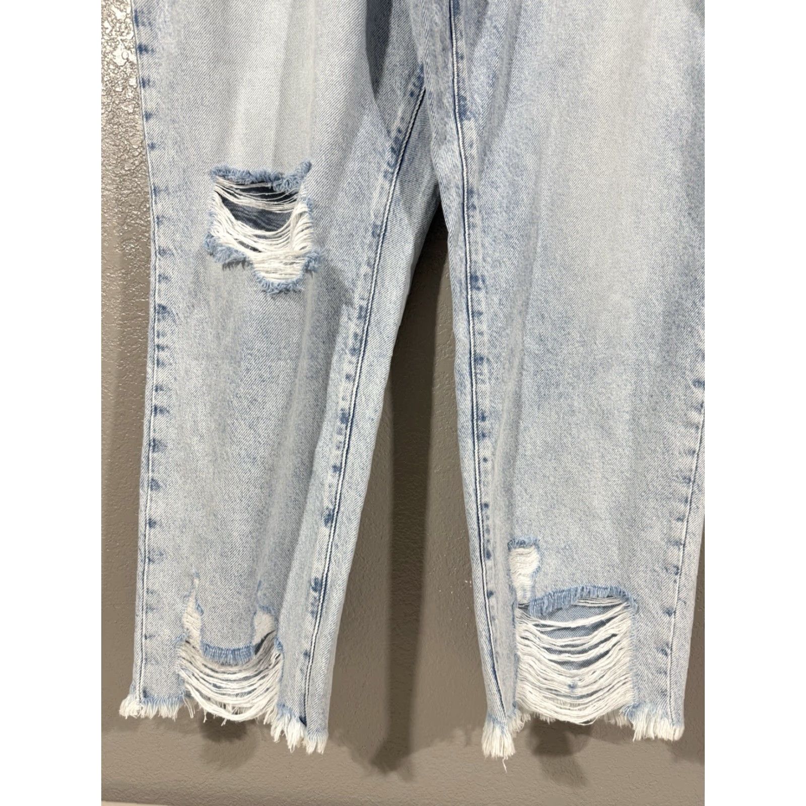 Good American Good American Jeans Womens 16 Light Blue Distressed Raw Hem Ankle Jeans Distressed Raw Hem 16 Blue Womens Jeans Size 38" / US 16 / IT 52 - 7 Thumbnail