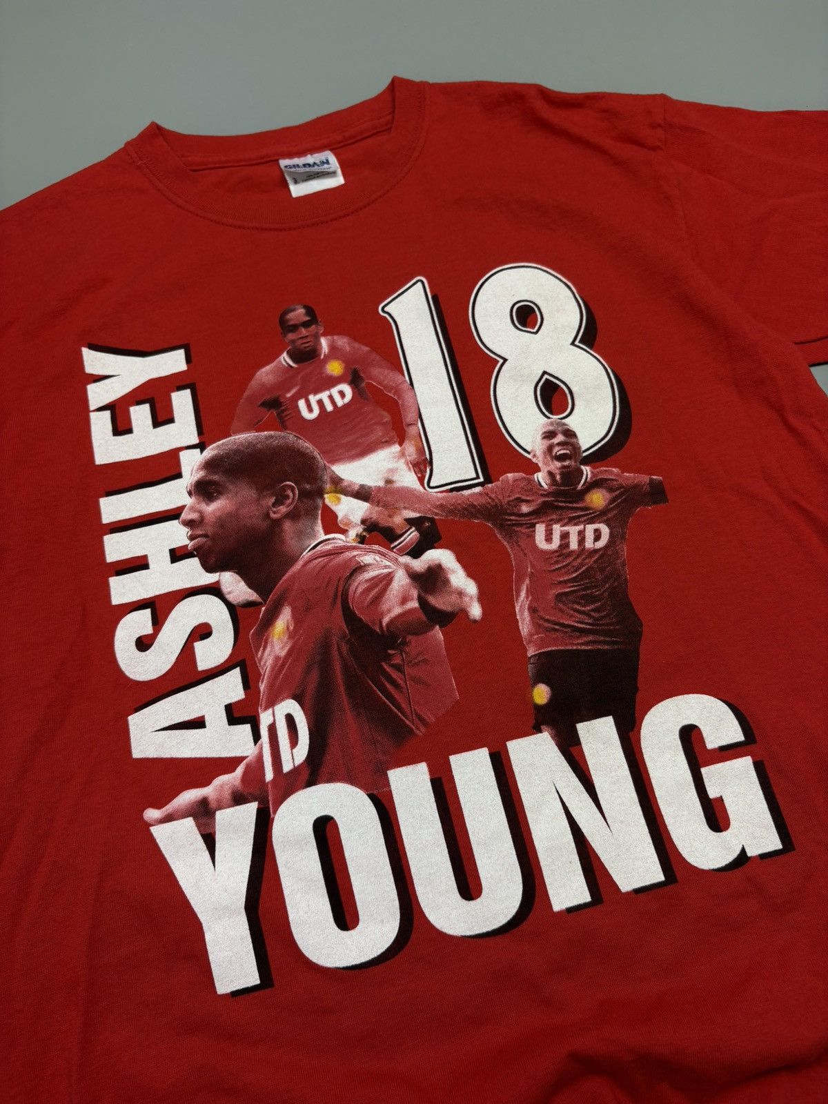 Nike Nike FC Manchester United Ashley Young big logo fan t-shirt Size US S / EU 44-46 / 1 - 4 Thumbnail