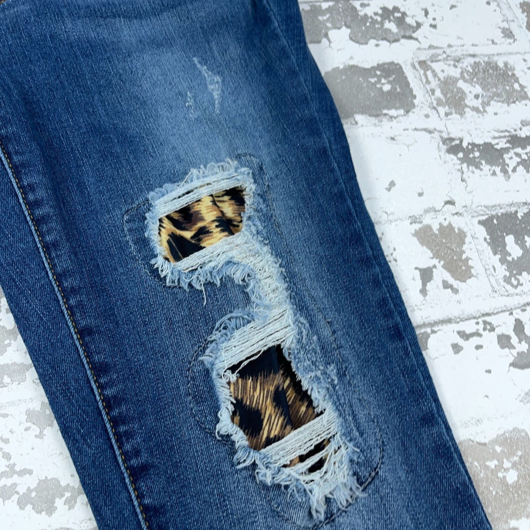 Vintage Judy Blue Jeans Women 28 Skinny Mid Rise Dark Wash Distressed 5-Pocket Denim A07 Size 28" / US 6 / IT 42 - 7 Thumbnail