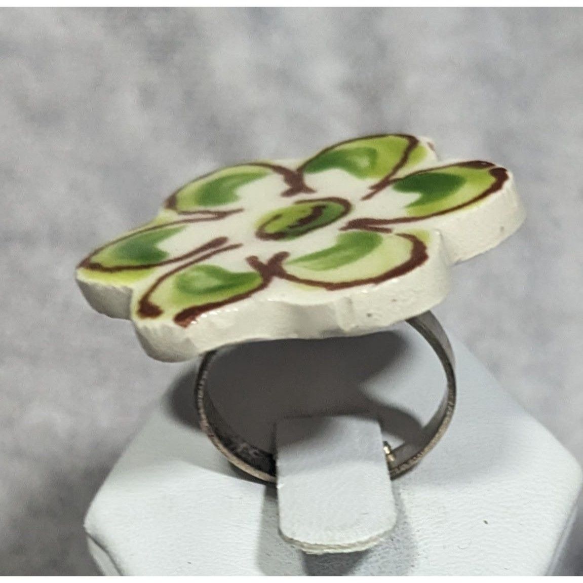 Other Vintage Retro Handmade Ceramic Green Floral Adjustable Ring Size ONE SIZE - 6 Thumbnail