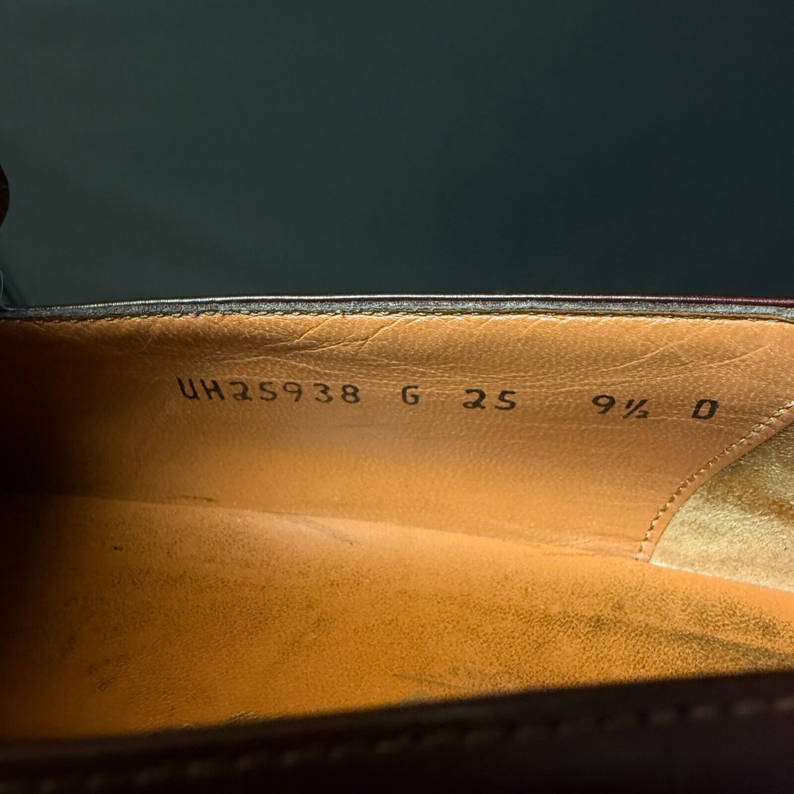 Salvatore Ferragamo Men's Salvatore Ferragamo burgundy Tasseled Loafers Size 9.5 Size US 9.5 / EU 42-43 - 16 Thumbnail
