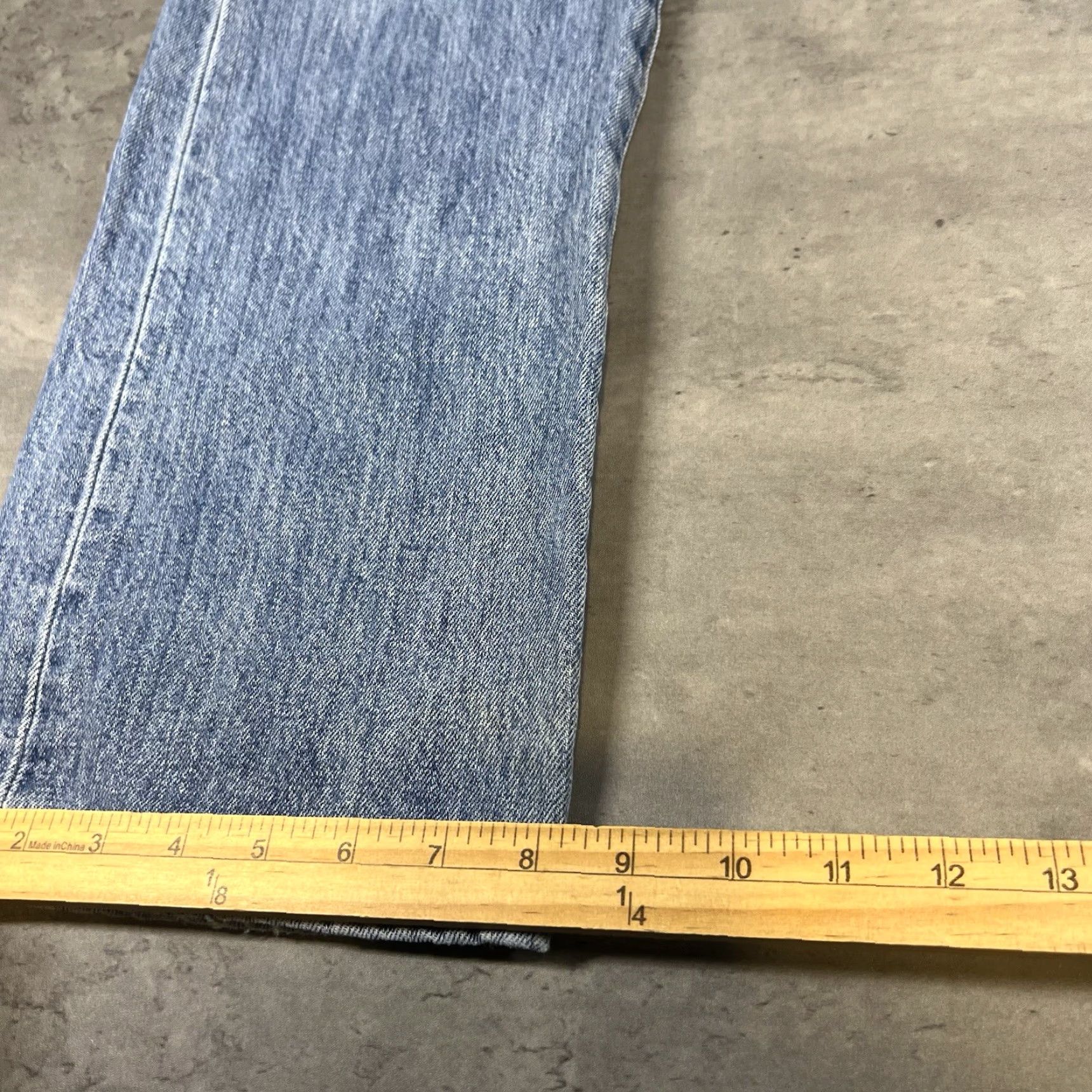 Levi's VINTAGE Levi's 501 Jeans Men 33x30 Blue Denim Light Wash Distressed Buttonfly Cowboy 90s Straight Mens Size US 33 - 7 Thumbnail