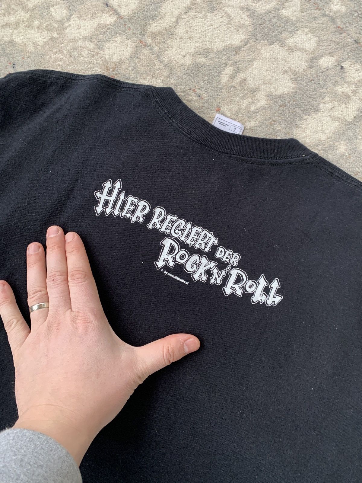 Fruit Of The Loom Vintage Hier Regiert Der Rock N' Roll Tee Size US L / EU 52-54 / 3 - 7 Thumbnail