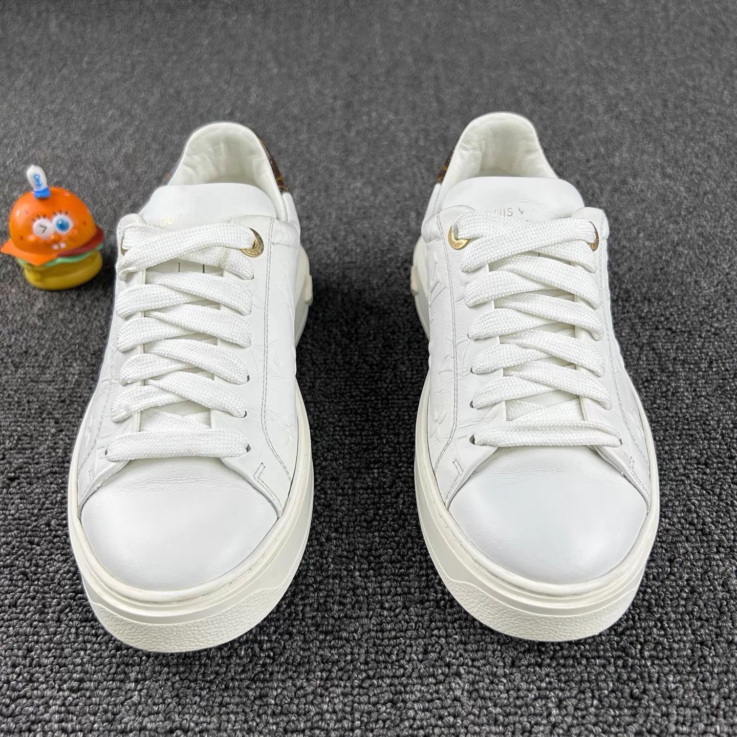 Louis Vuitton Louis Vuitton White Embossed Monogram Sneaker 35 Size US 4.5 / IT 34.5 - 2 Thumbnail
