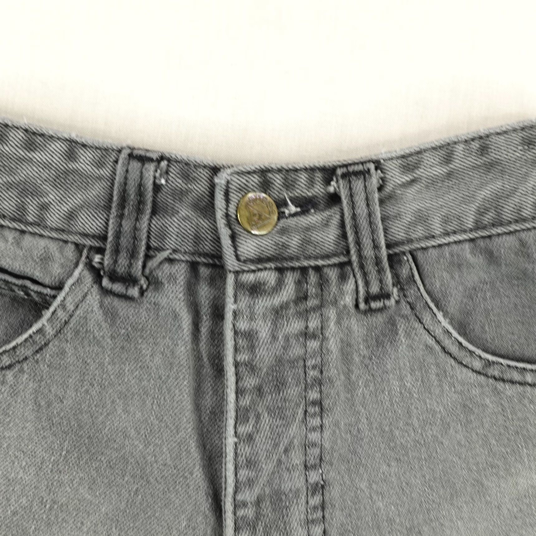 Guess VINTAGE Guess Women's Denim Shorts Size 27 Gray Cut-Off 90s Casual Outdoor Size 24" / US 00 / IT 34 - 2 Thumbnail