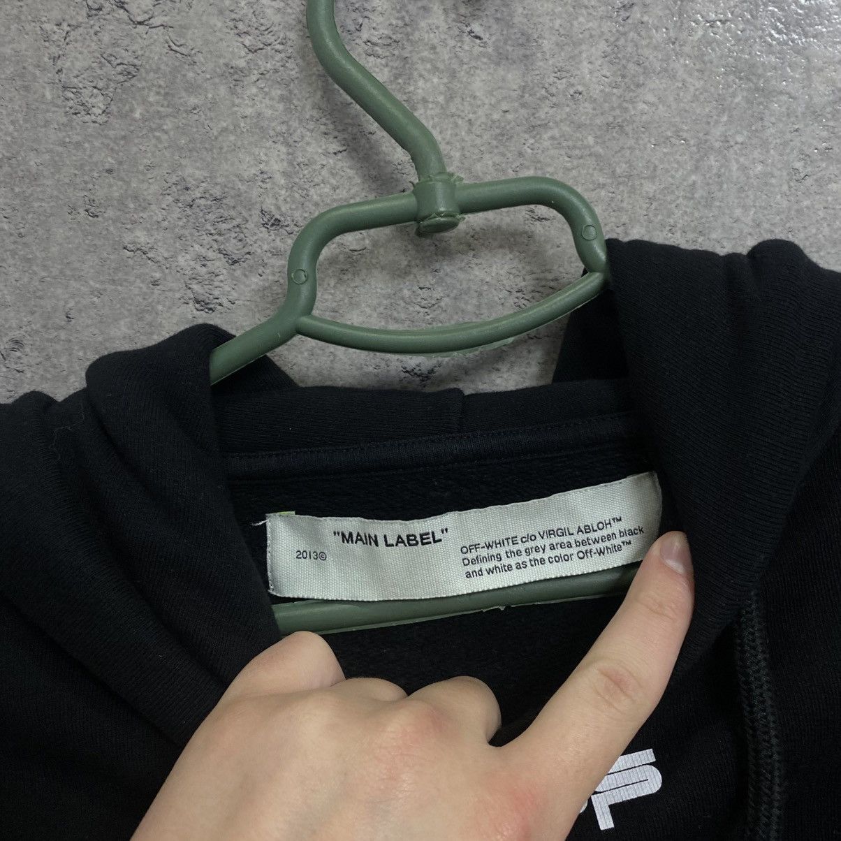 Off-White OFF-WHITE SS20 Airport Tape Arrow Hoodie Big Logo Size US XS / EU 42 / 0 - 13 Thumbnail